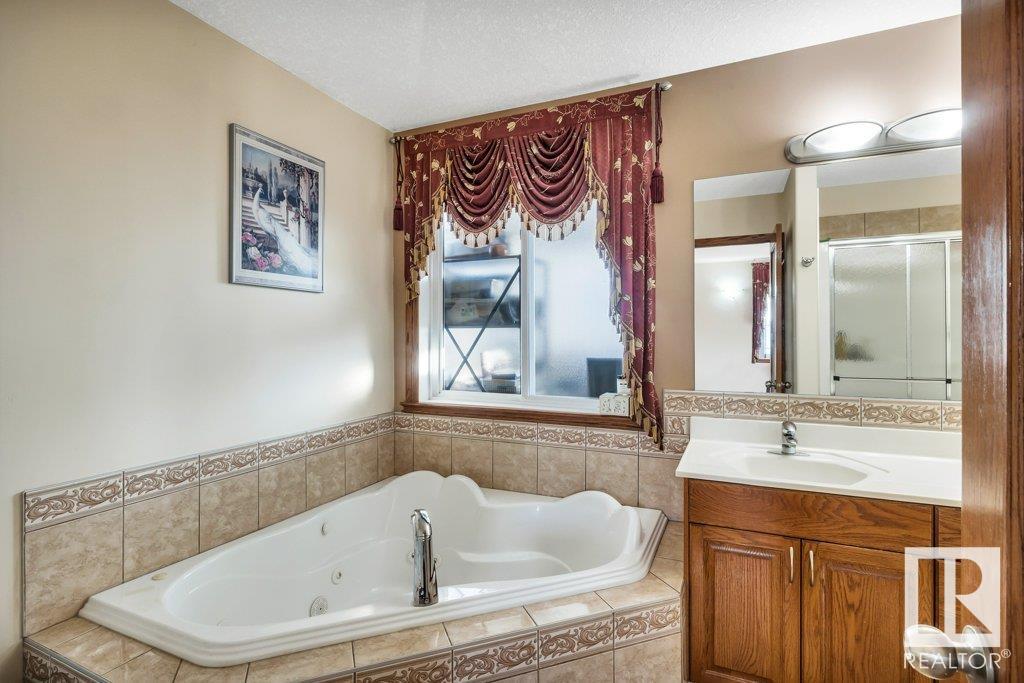      16105 73A ST NW , Edmonton,  ,T5Z 3T7 ;  Listing Number: MLS E4416584