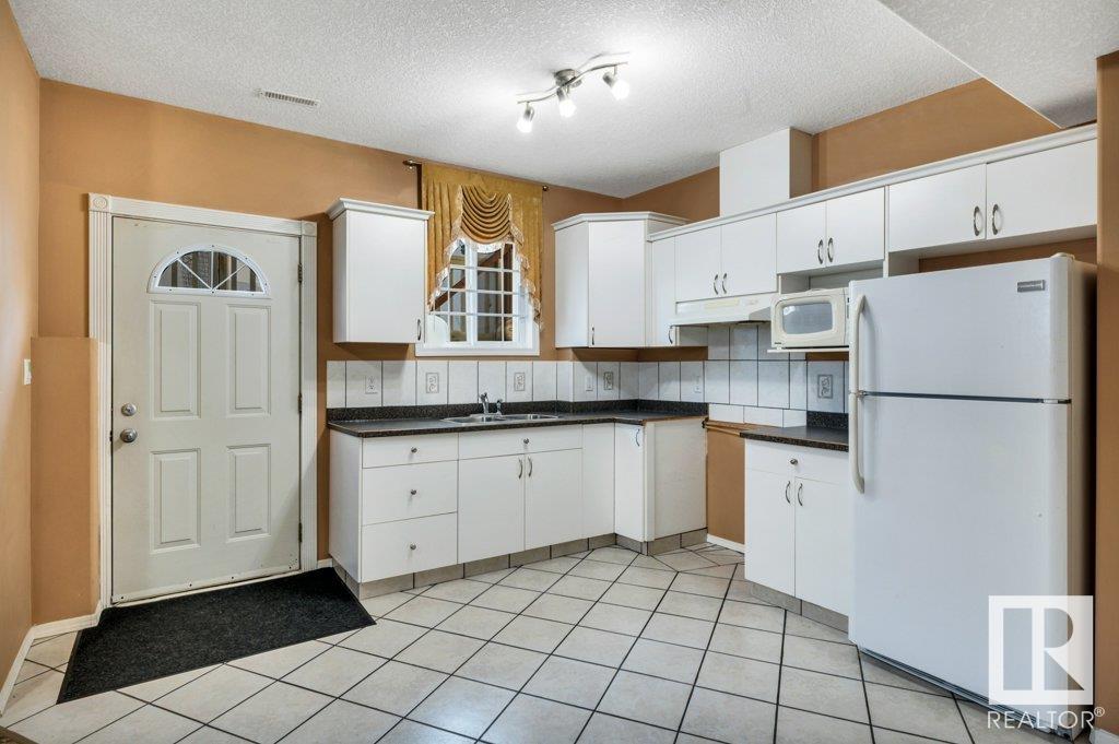      16105 73A ST NW , Edmonton,  ,T5Z 3T7 ;  Listing Number: MLS E4416584