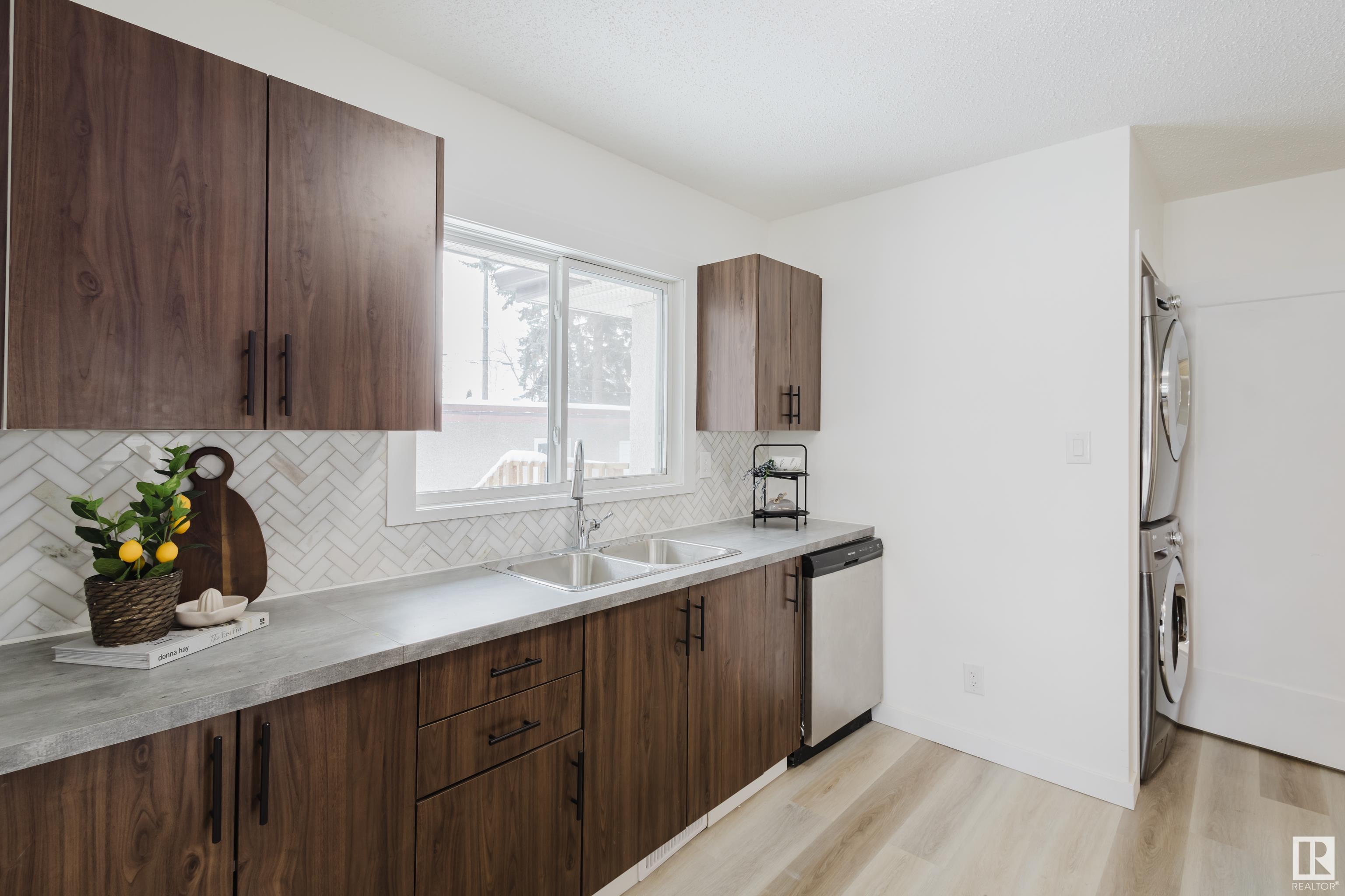      10403 65 AV NW , Edmonton,  ,T6H 1V2 ;  Listing Number: MLS E4416592