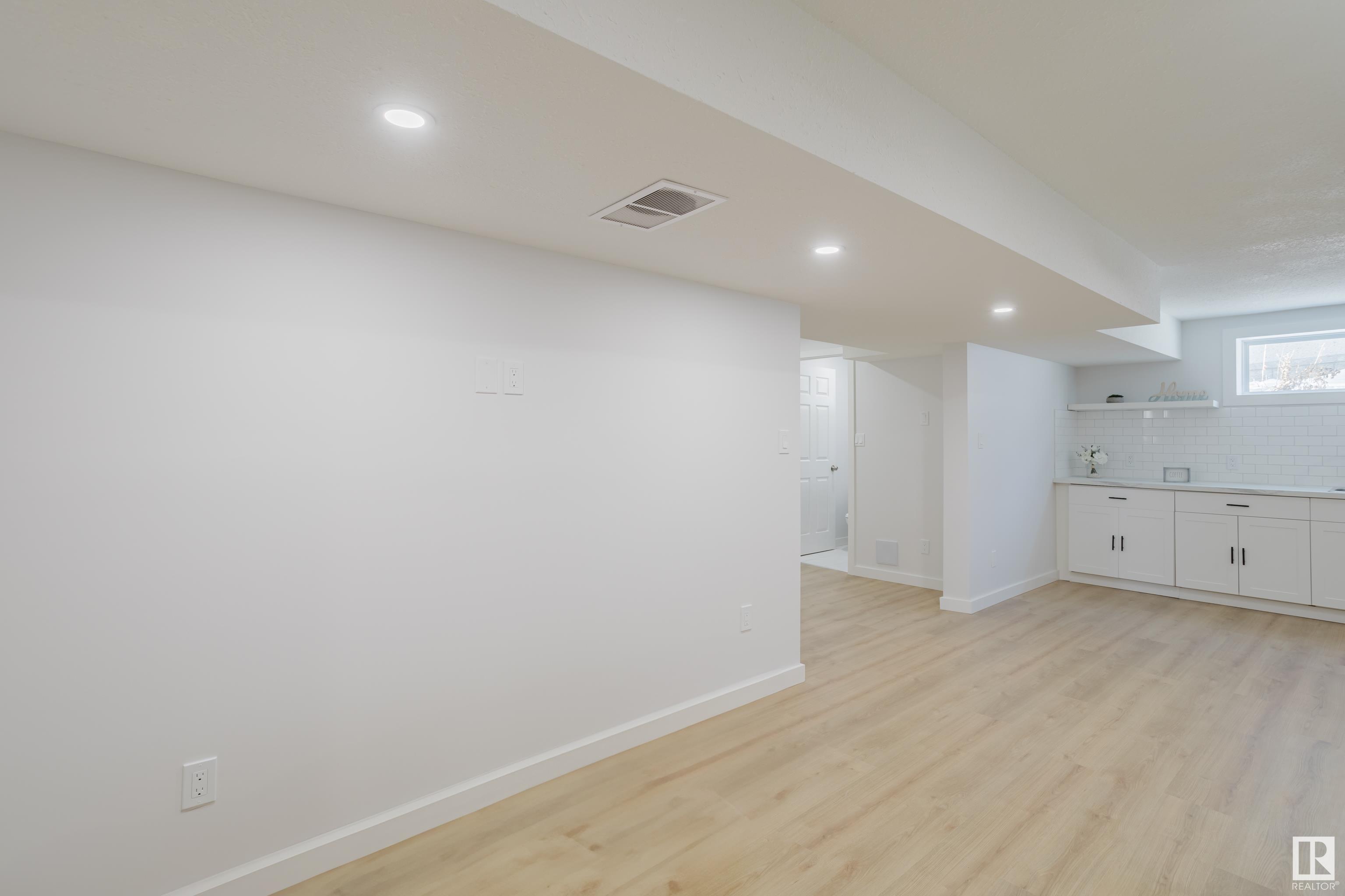      10403 65 AV NW , Edmonton,  ,T6H 1V2 ;  Listing Number: MLS E4416592