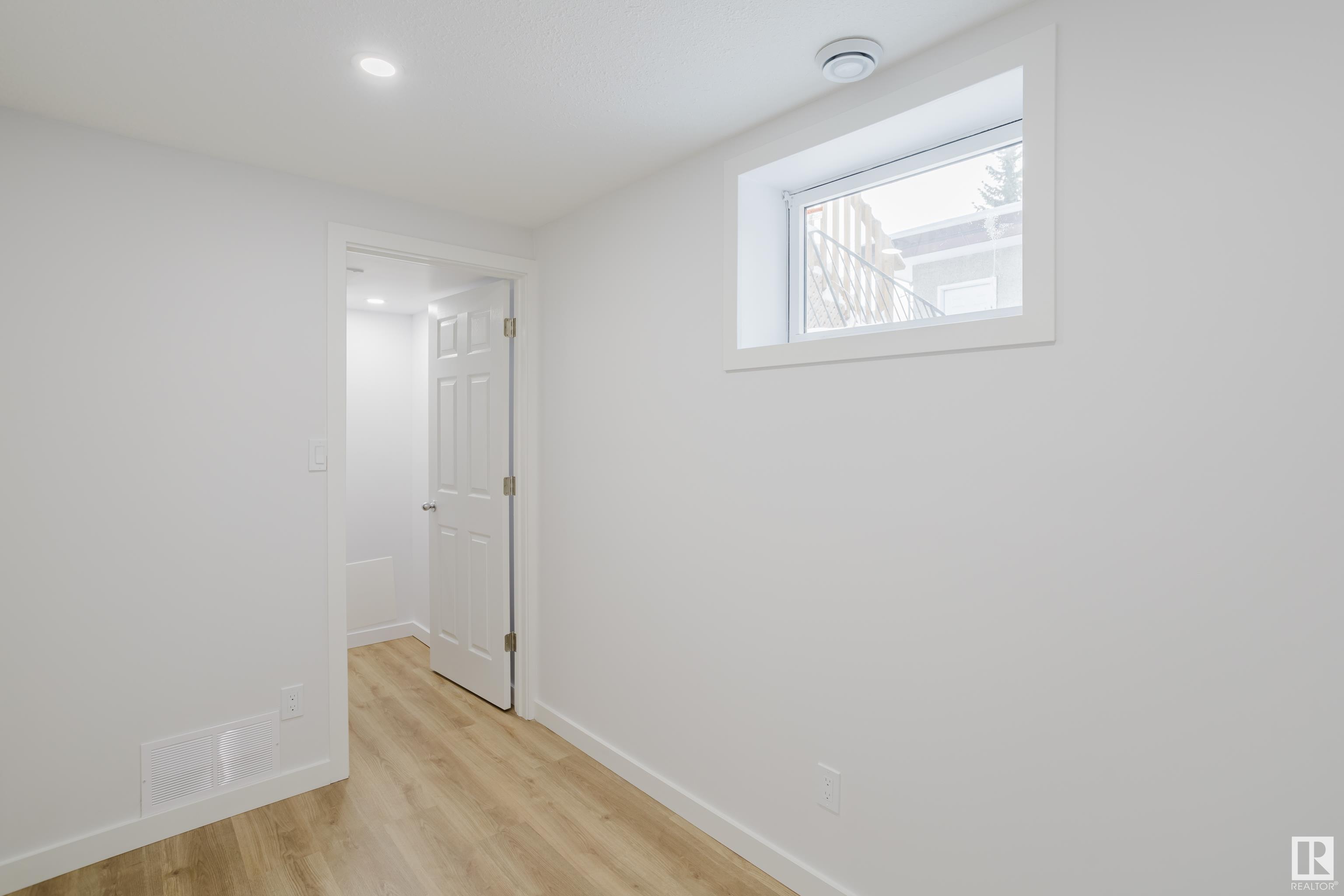      10403 65 AV NW , Edmonton,  ,T6H 1V2 ;  Listing Number: MLS E4416592