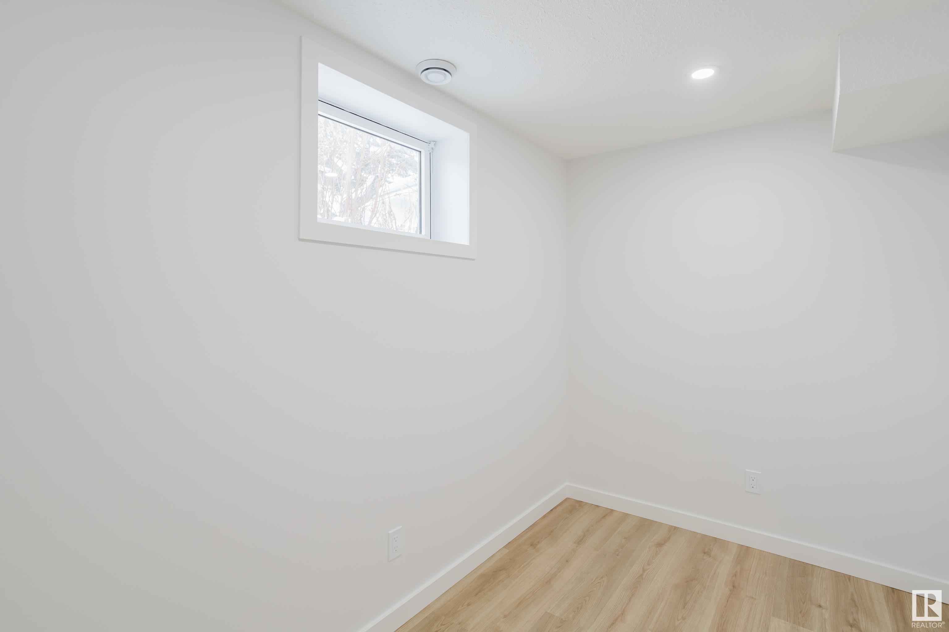      10403 65 AV NW , Edmonton,  ,T6H 1V2 ;  Listing Number: MLS E4416592