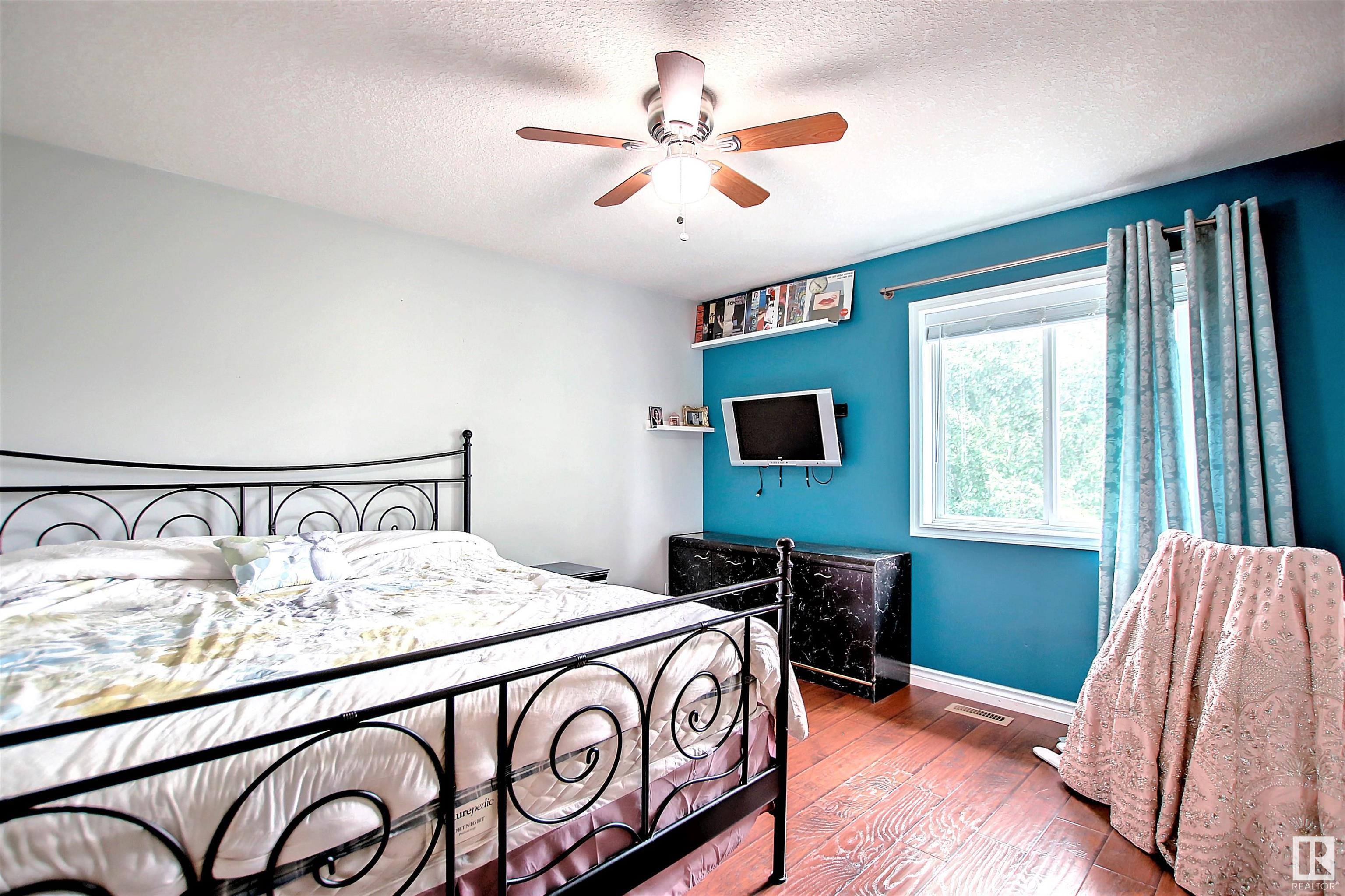      329 HEATH RD NW , Edmonton,  ,T6R 2X4 ;  Listing Number: MLS E4416625