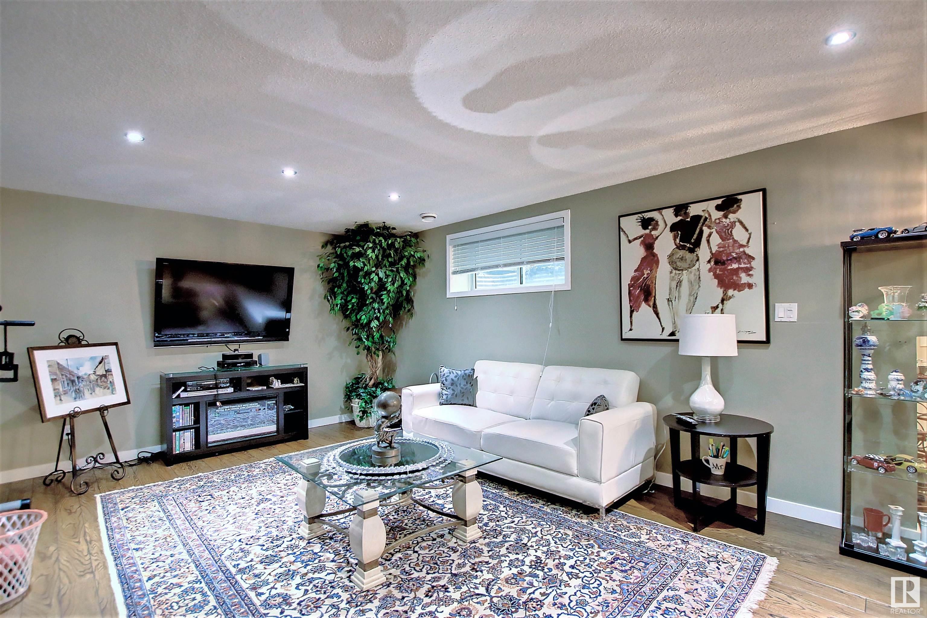      329 HEATH RD NW , Edmonton,  ,T6R 2X4 ;  Listing Number: MLS E4416625