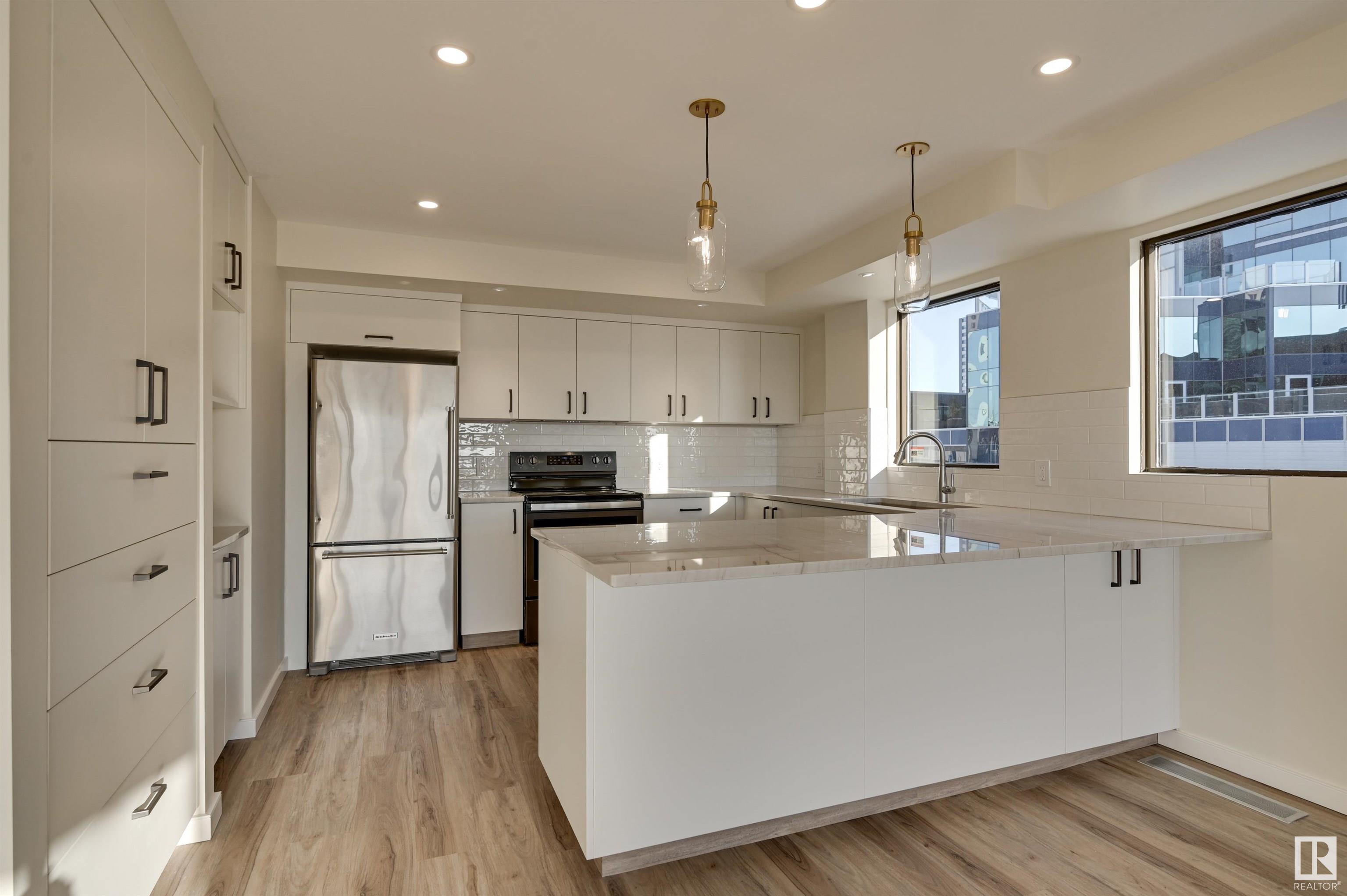      #1 11960 100 AV NW , Edmonton,  ,T5K 0K5 ;  Listing Number: MLS E4416665