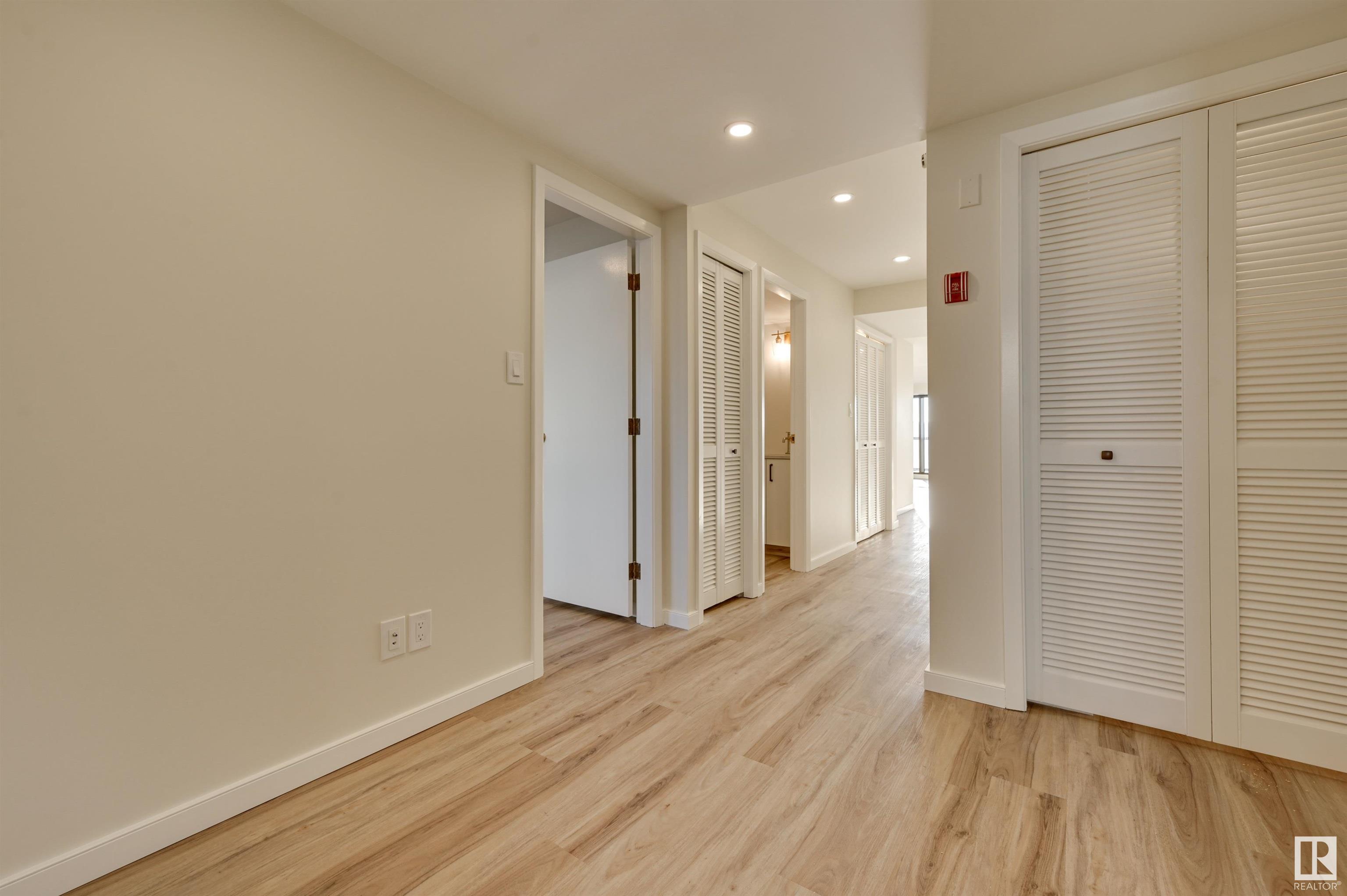     #1 11960 100 AV NW , Edmonton,  ,T5K 0K5 ;  Listing Number: MLS E4416665