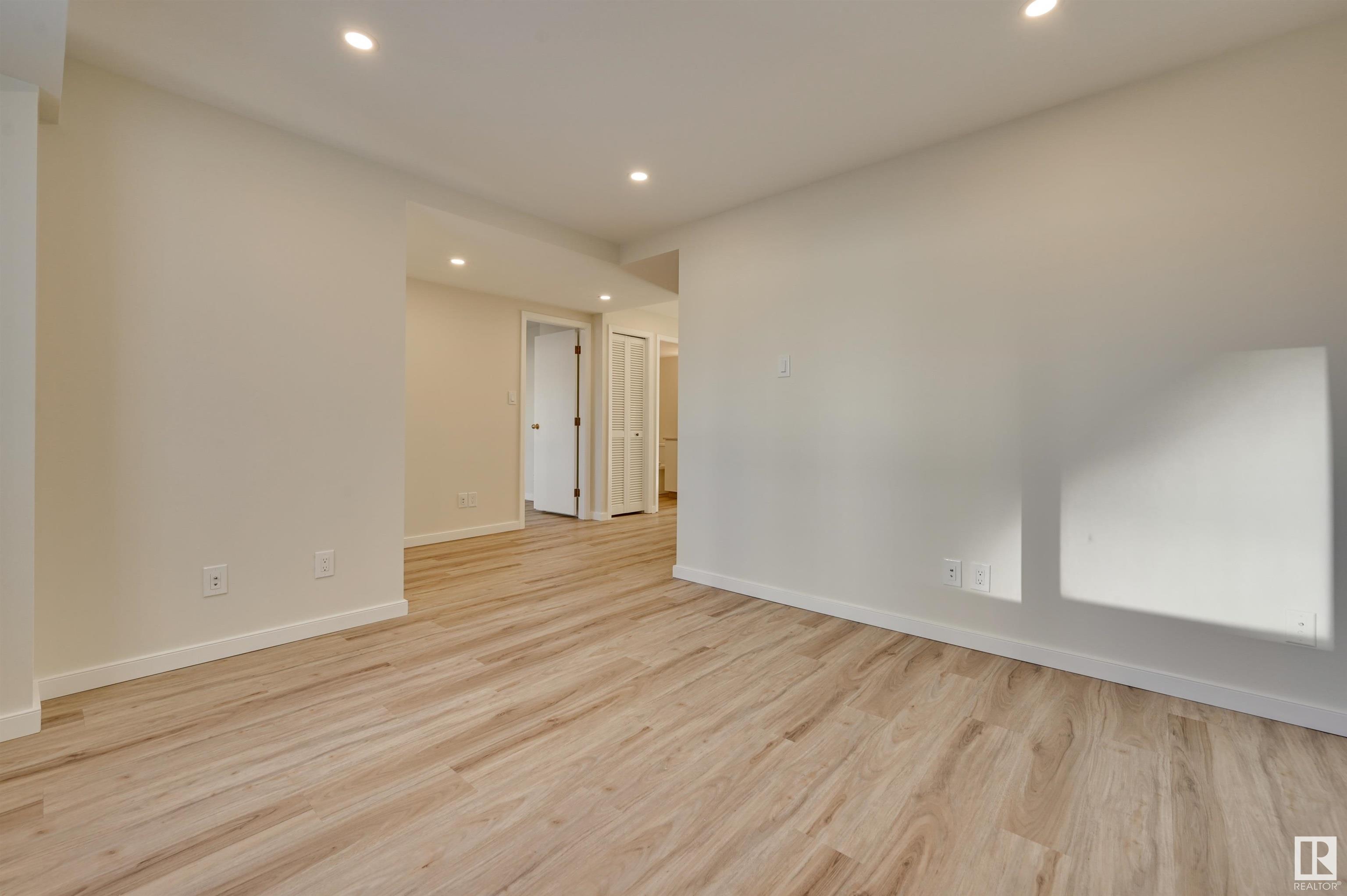      #1 11960 100 AV NW , Edmonton,  ,T5K 0K5 ;  Listing Number: MLS E4416665