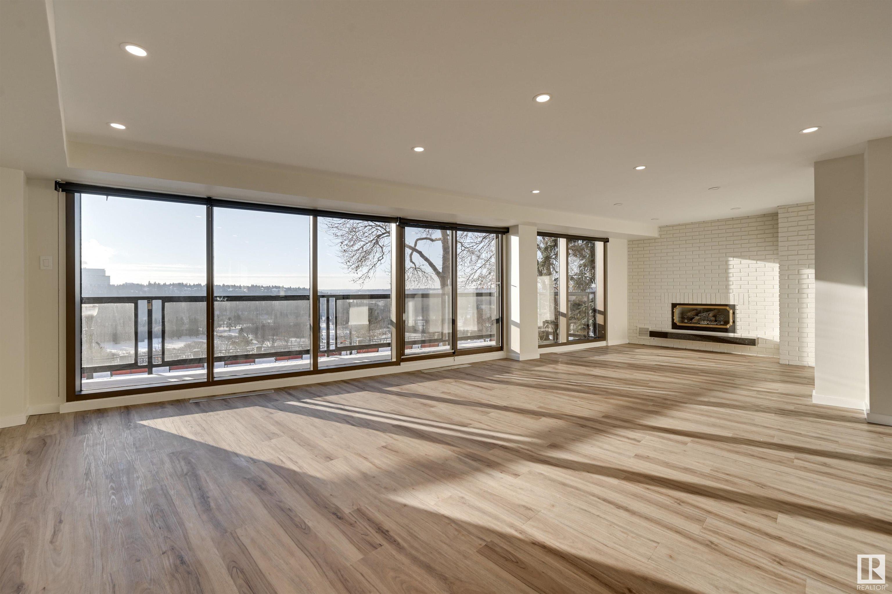      #1 11960 100 AV NW , Edmonton,  ,T5K 0K5 ;  Listing Number: MLS E4416665