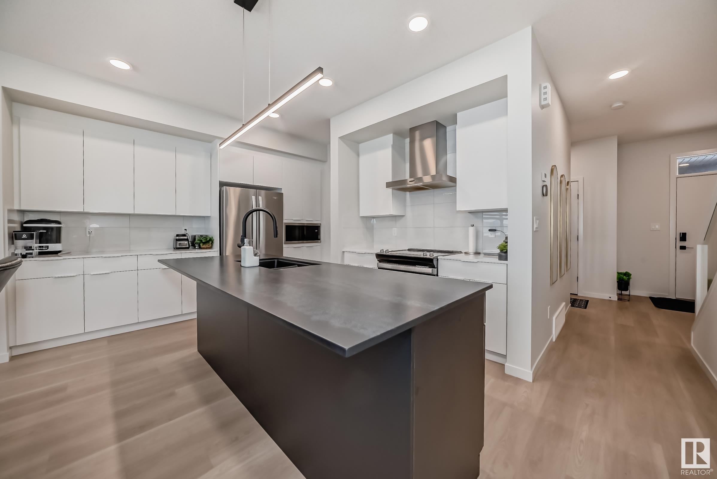      412 33 Street SW SW , Edmonton,  ,T6X 3C9 ;  Listing Number: MLS E4416671