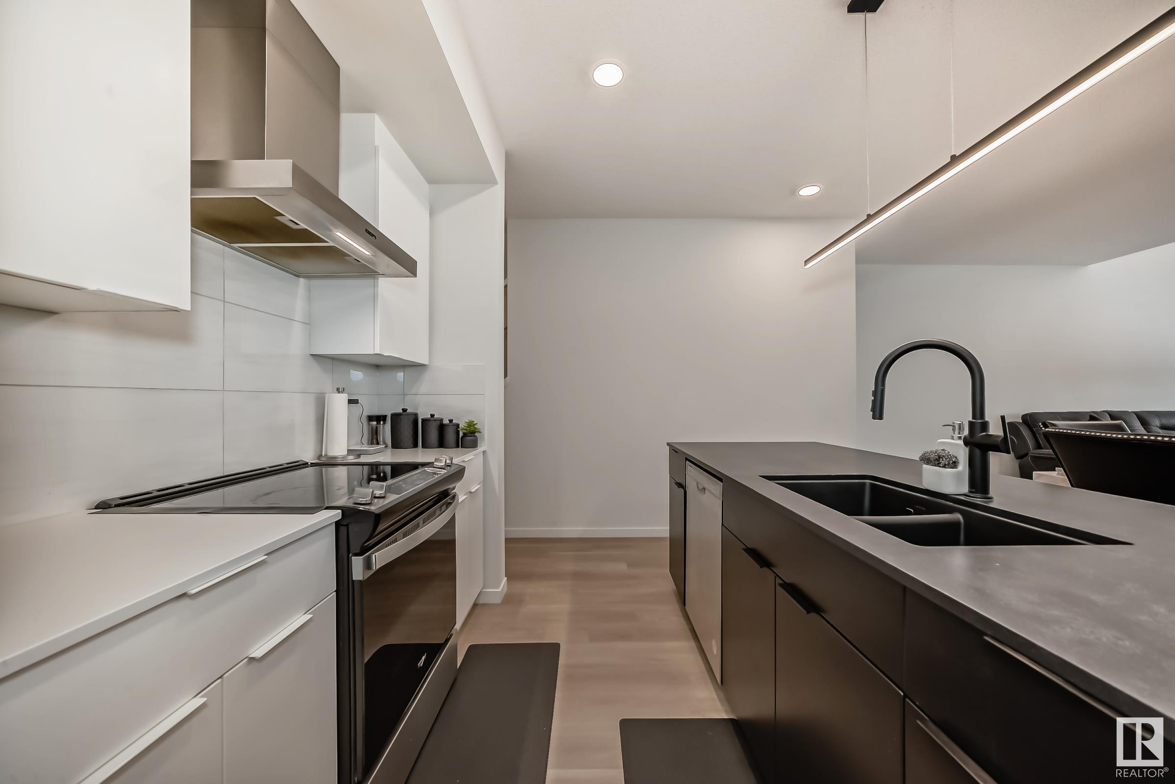      412 33 Street SW SW , Edmonton,  ,T6X 3C9 ;  Listing Number: MLS E4416671
