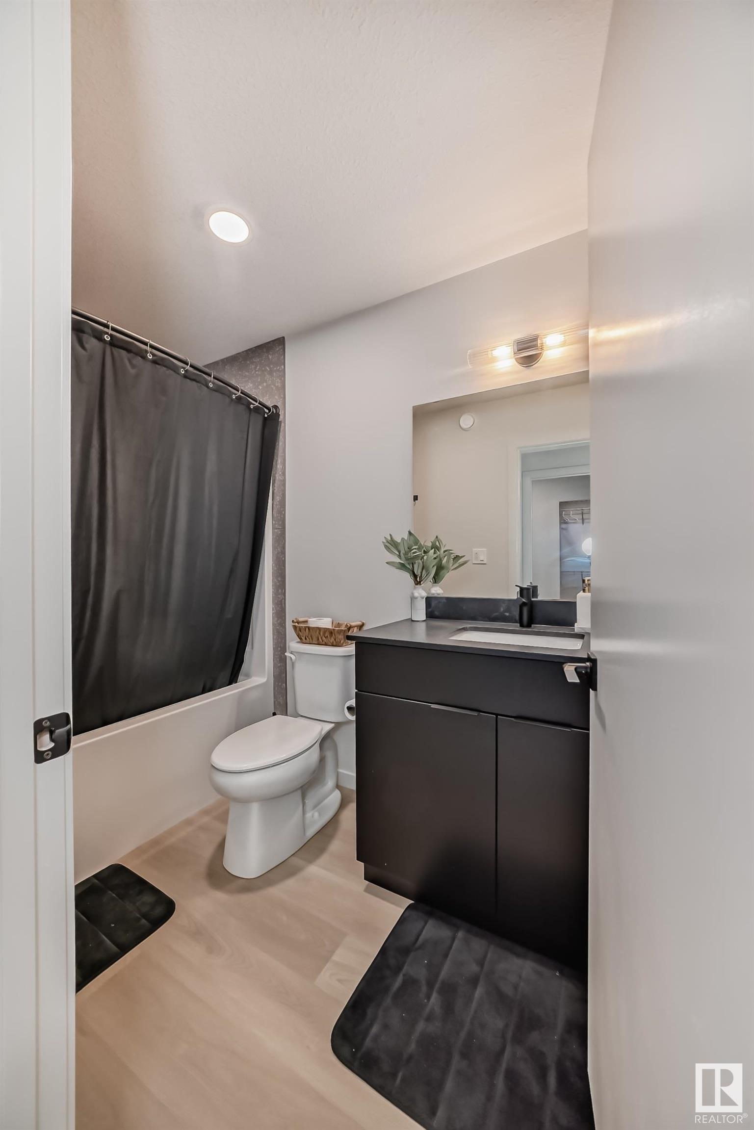      412 33 Street SW SW , Edmonton,  ,T6X 3C9 ;  Listing Number: MLS E4416671
