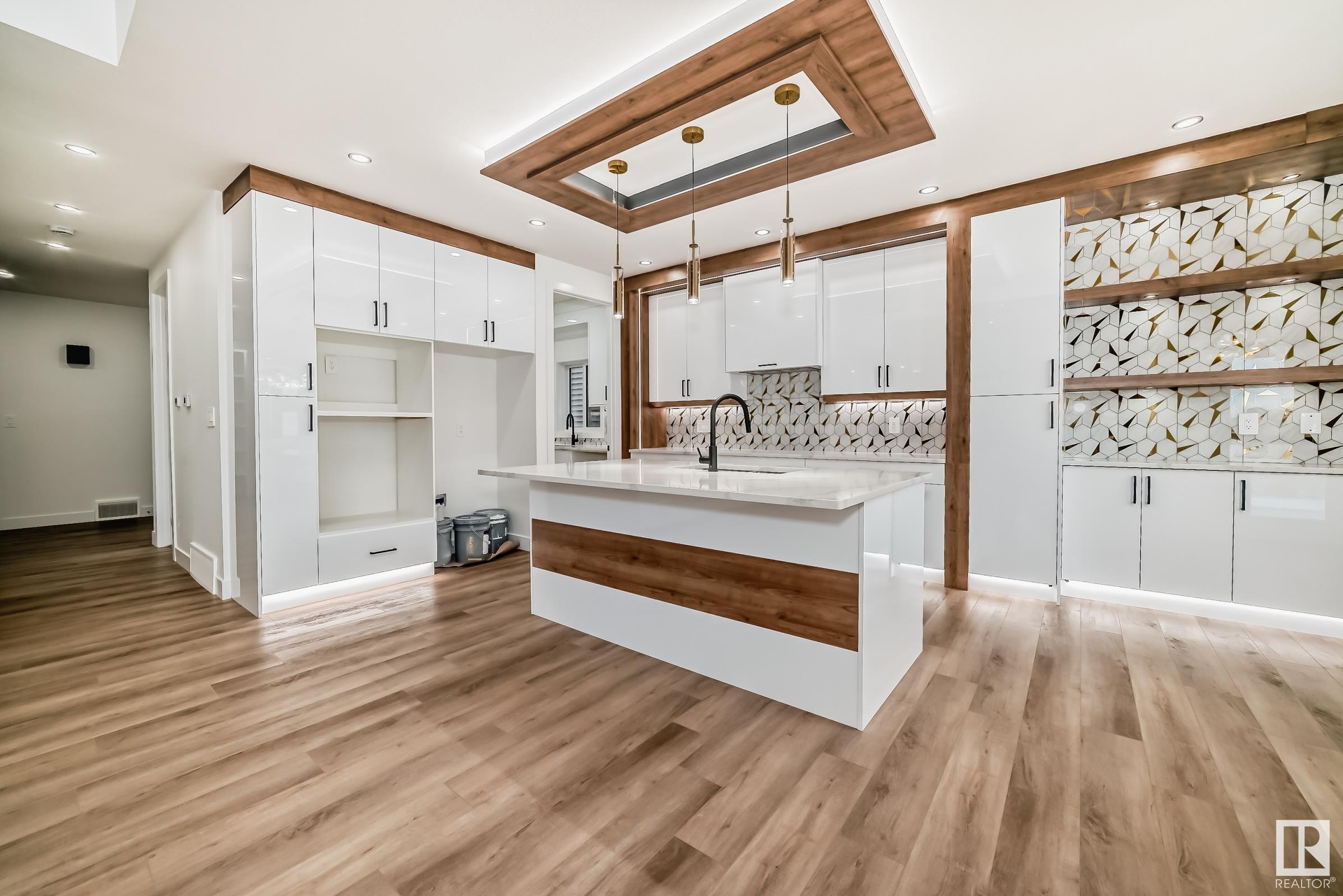      8429 MAYDAY LINK LI SW , Edmonton,  ,T6X 3G1 ;  Listing Number: MLS E4416685