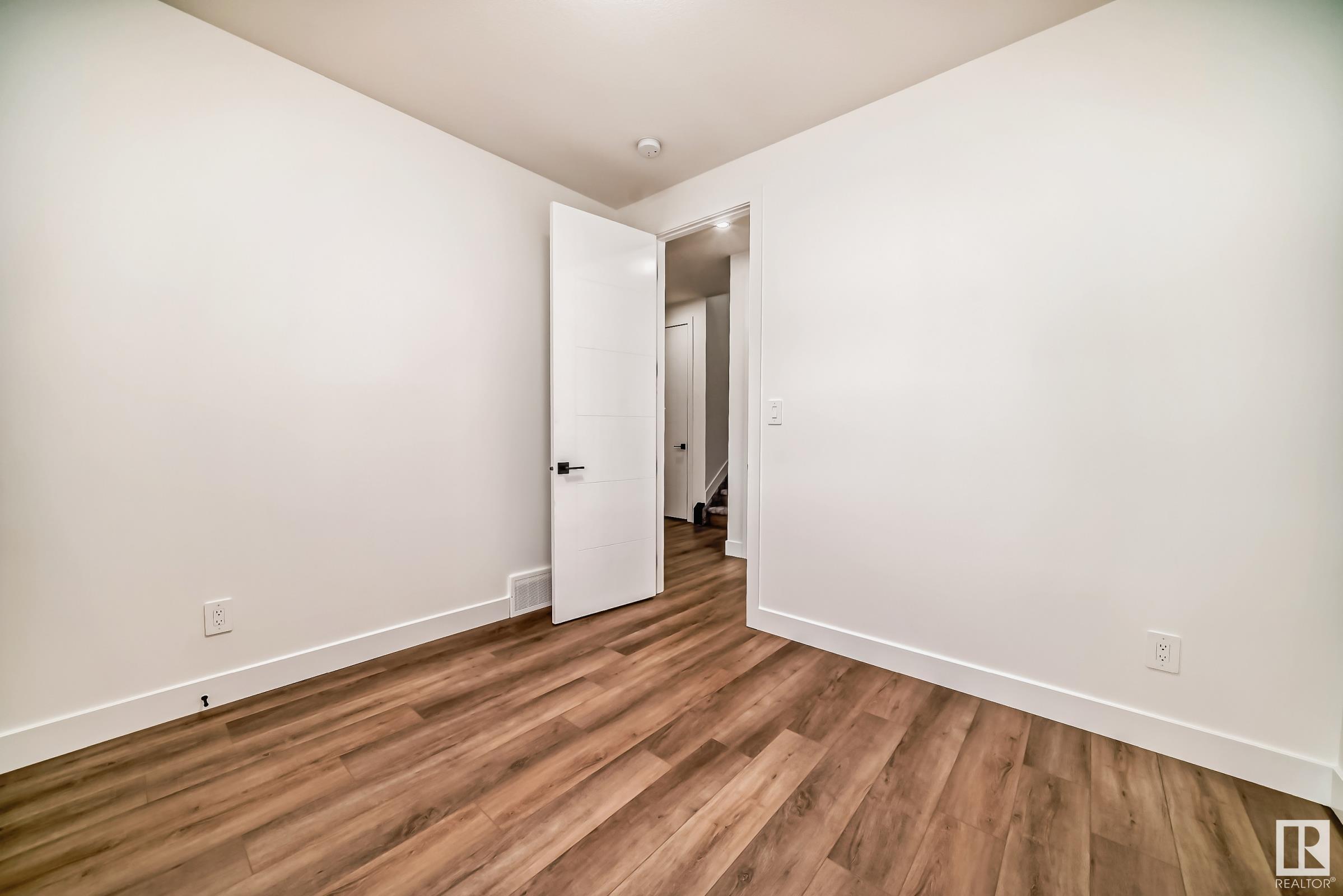      8429 MAYDAY LINK LI SW , Edmonton,  ,T6X 3G1 ;  Listing Number: MLS E4416685