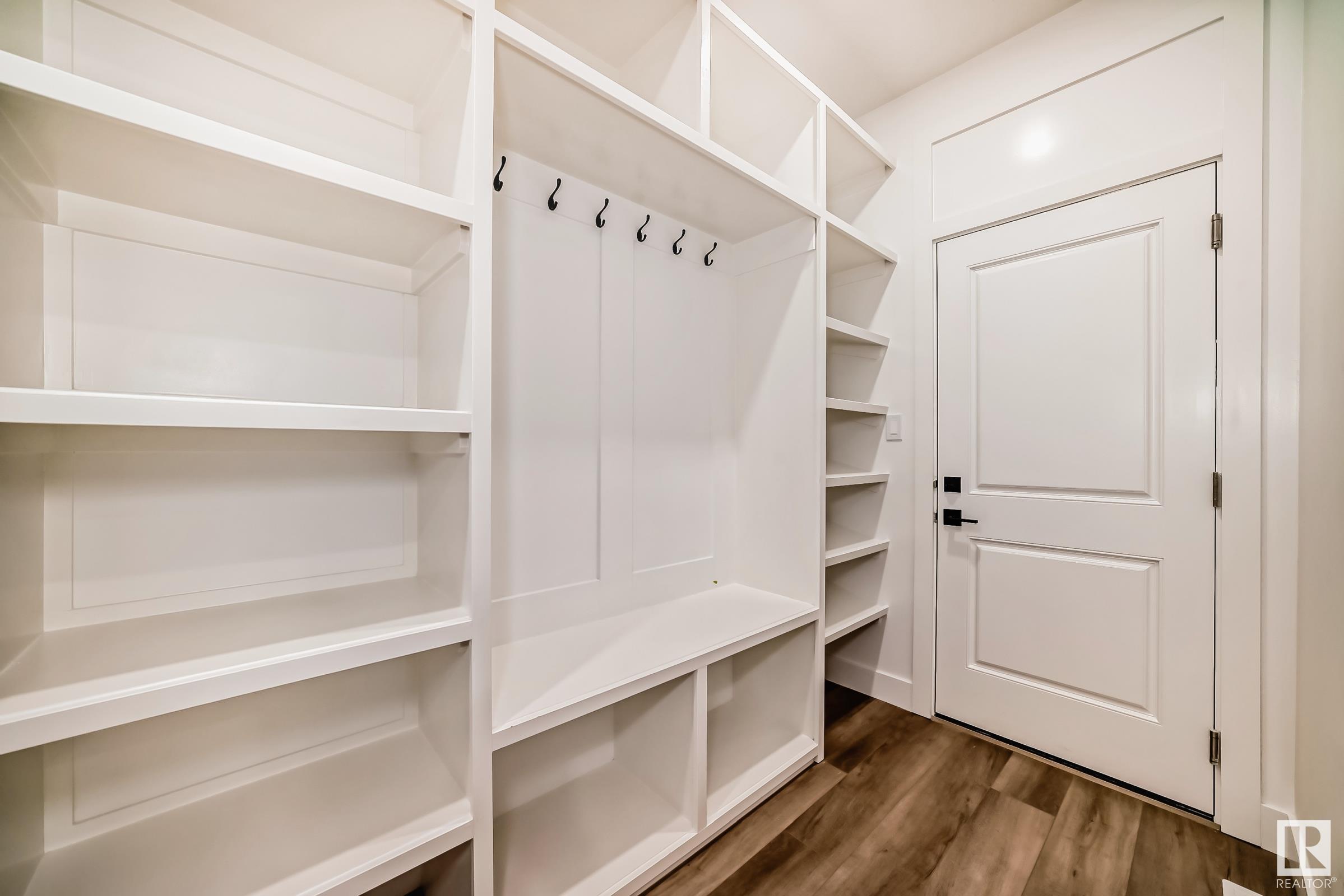      8429 MAYDAY LINK LI SW , Edmonton,  ,T6X 3G1 ;  Listing Number: MLS E4416685