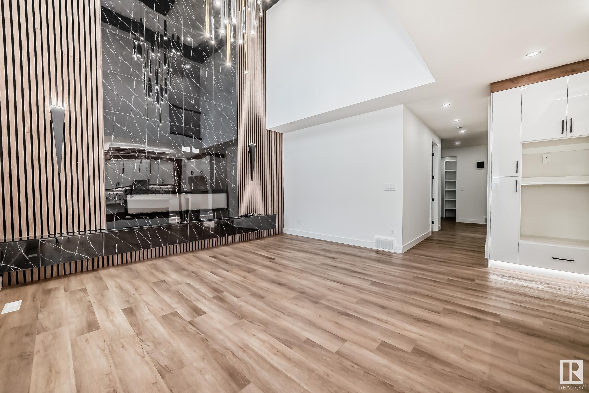      8429 MAYDAY LINK LI SW , Edmonton,  ,T6X 3G1 ;  Listing Number: MLS E4416685