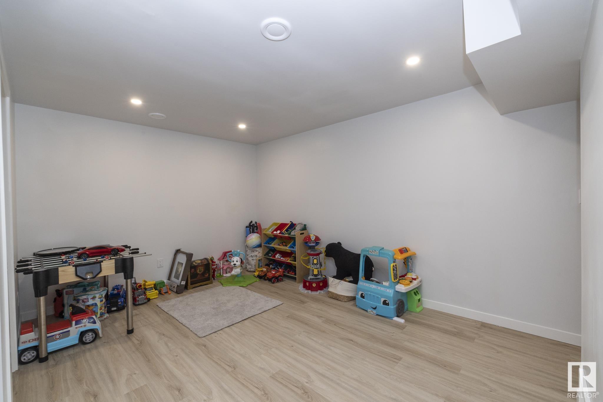      3247 Parker LO SW , Edmonton,  ,T6W 4R8 ;  Listing Number: MLS E4416696
