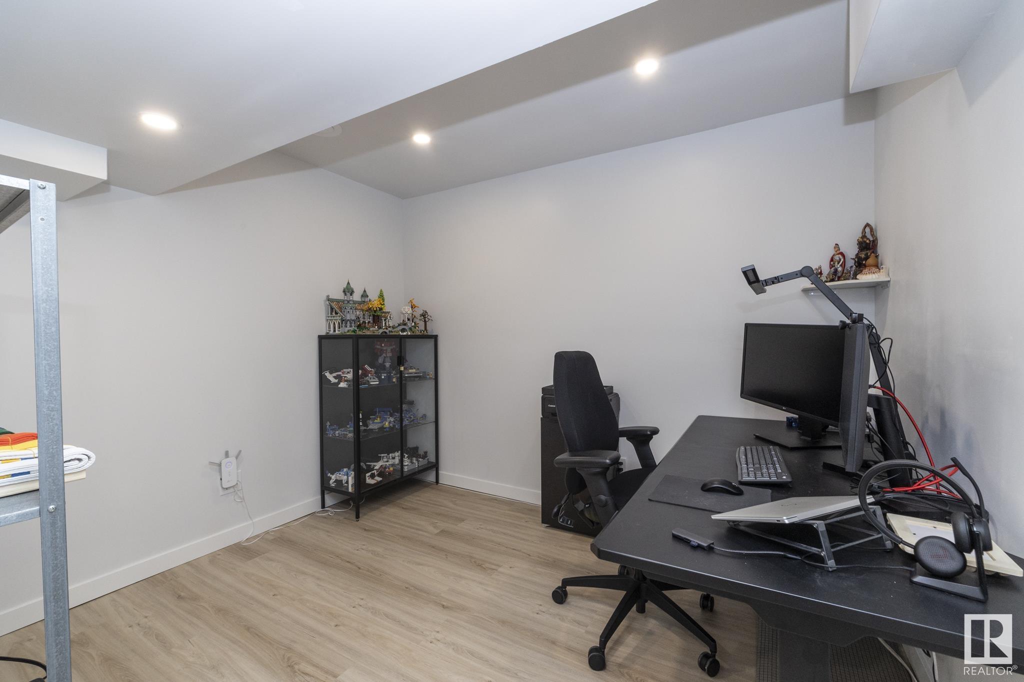      3247 Parker LO SW , Edmonton,  ,T6W 4R8 ;  Listing Number: MLS E4416696