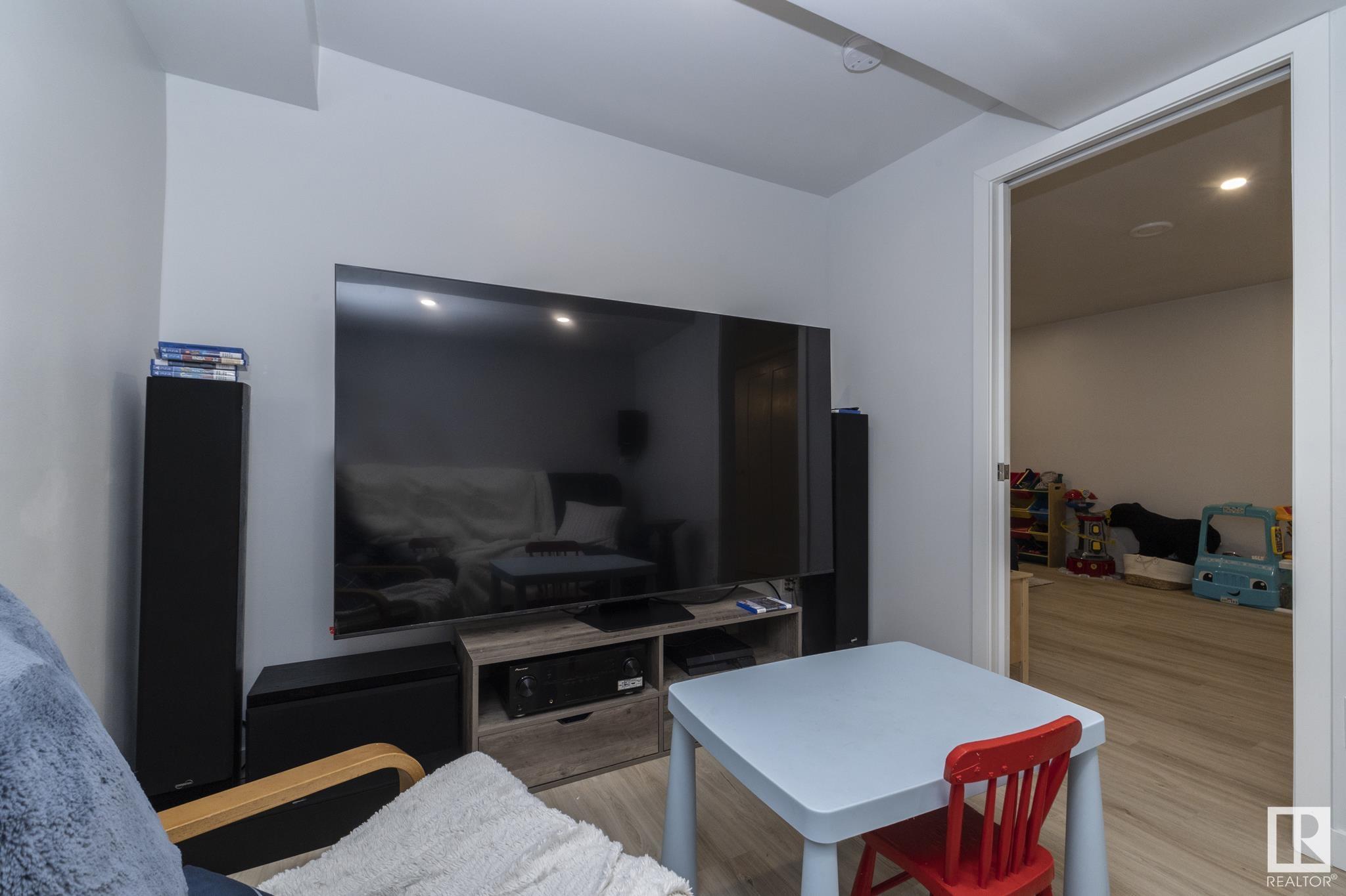      3247 Parker LO SW , Edmonton,  ,T6W 4R8 ;  Listing Number: MLS E4416696