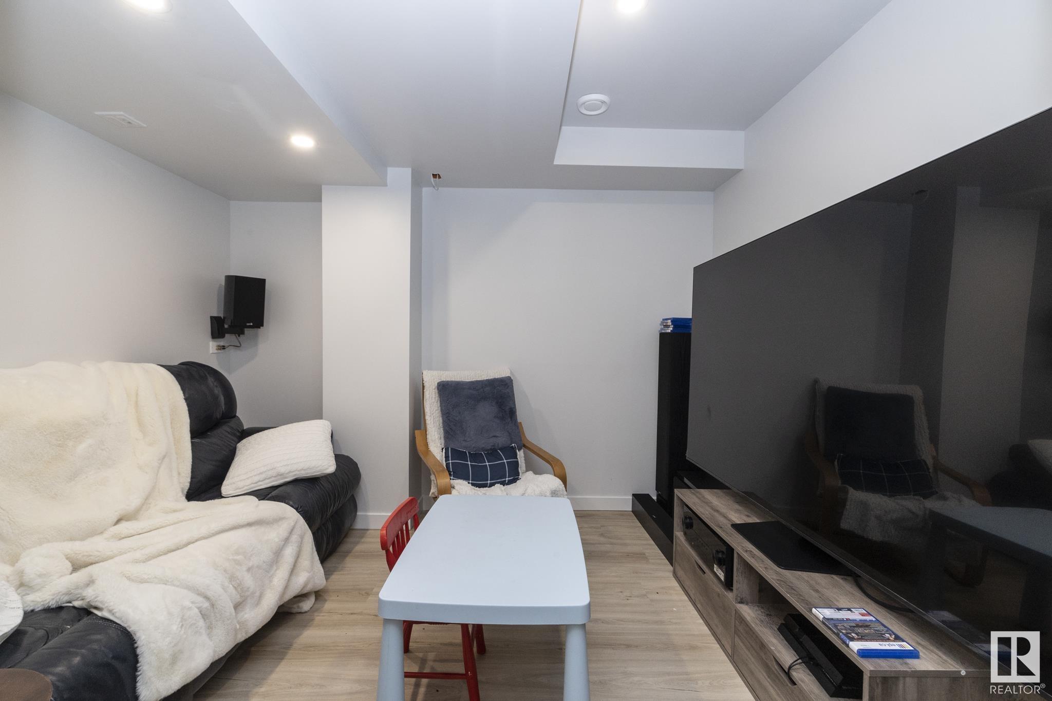      3247 Parker LO SW , Edmonton,  ,T6W 4R8 ;  Listing Number: MLS E4416696