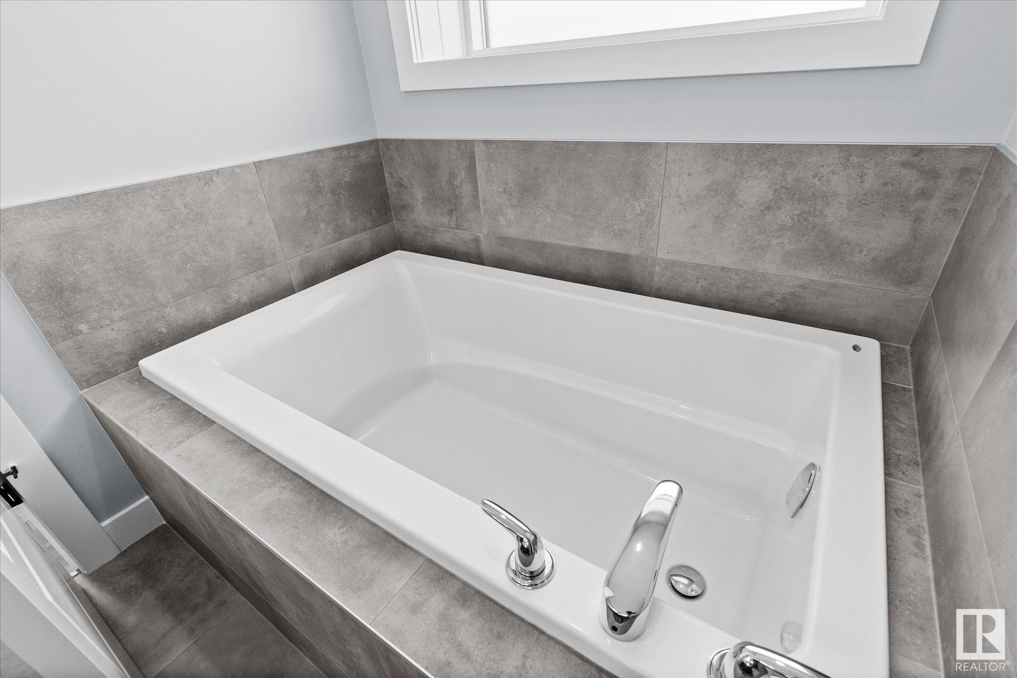      26 ASHBURY CR , Spruce Grove,  ,T7X 3C6 ;  Listing Number: MLS E4416698
