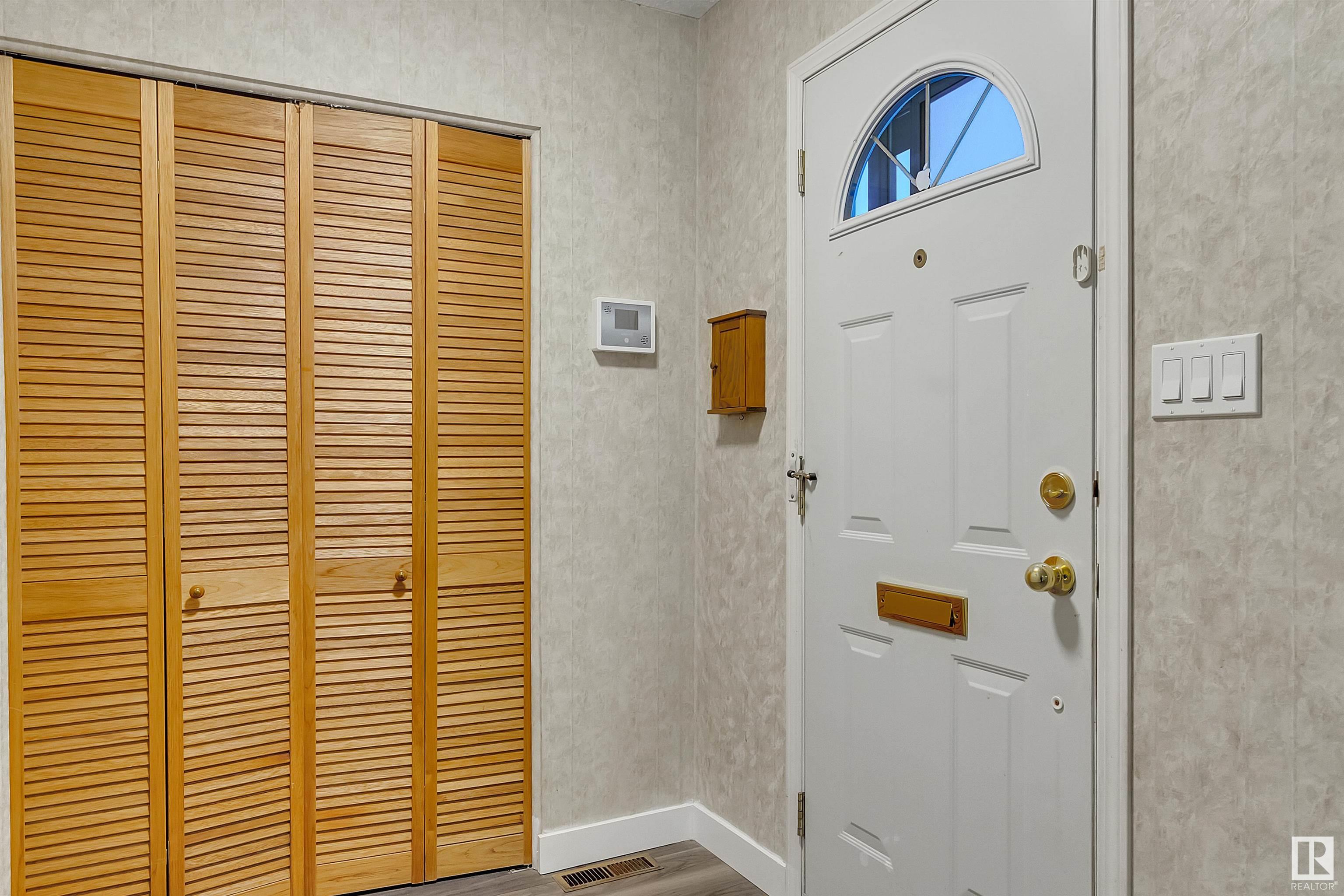      6807 12 AV NW , Edmonton,  ,T6K 3J6 ;  Listing Number: MLS E4416700