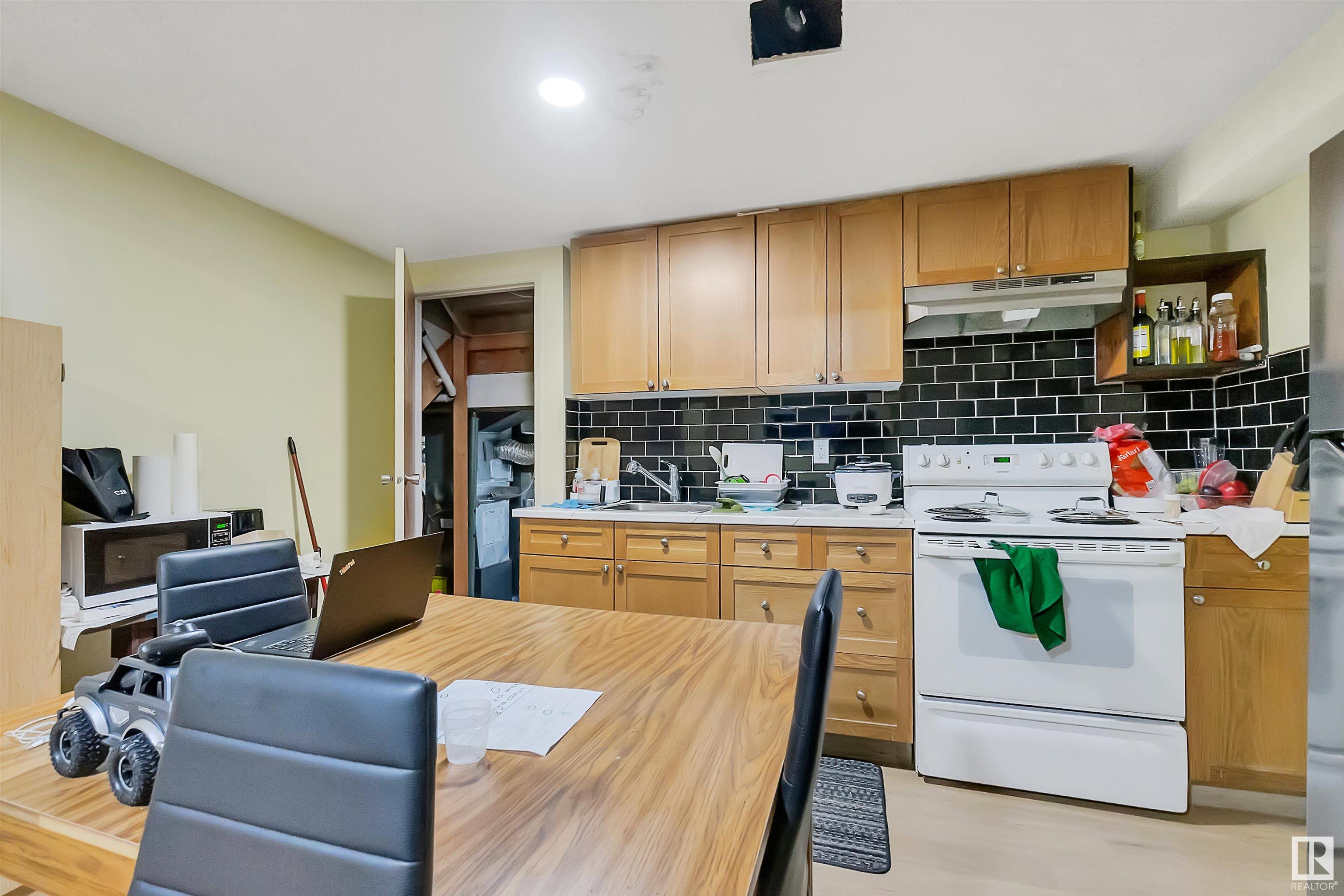      6807 12 AV NW , Edmonton,  ,T6K 3J6 ;  Listing Number: MLS E4416700