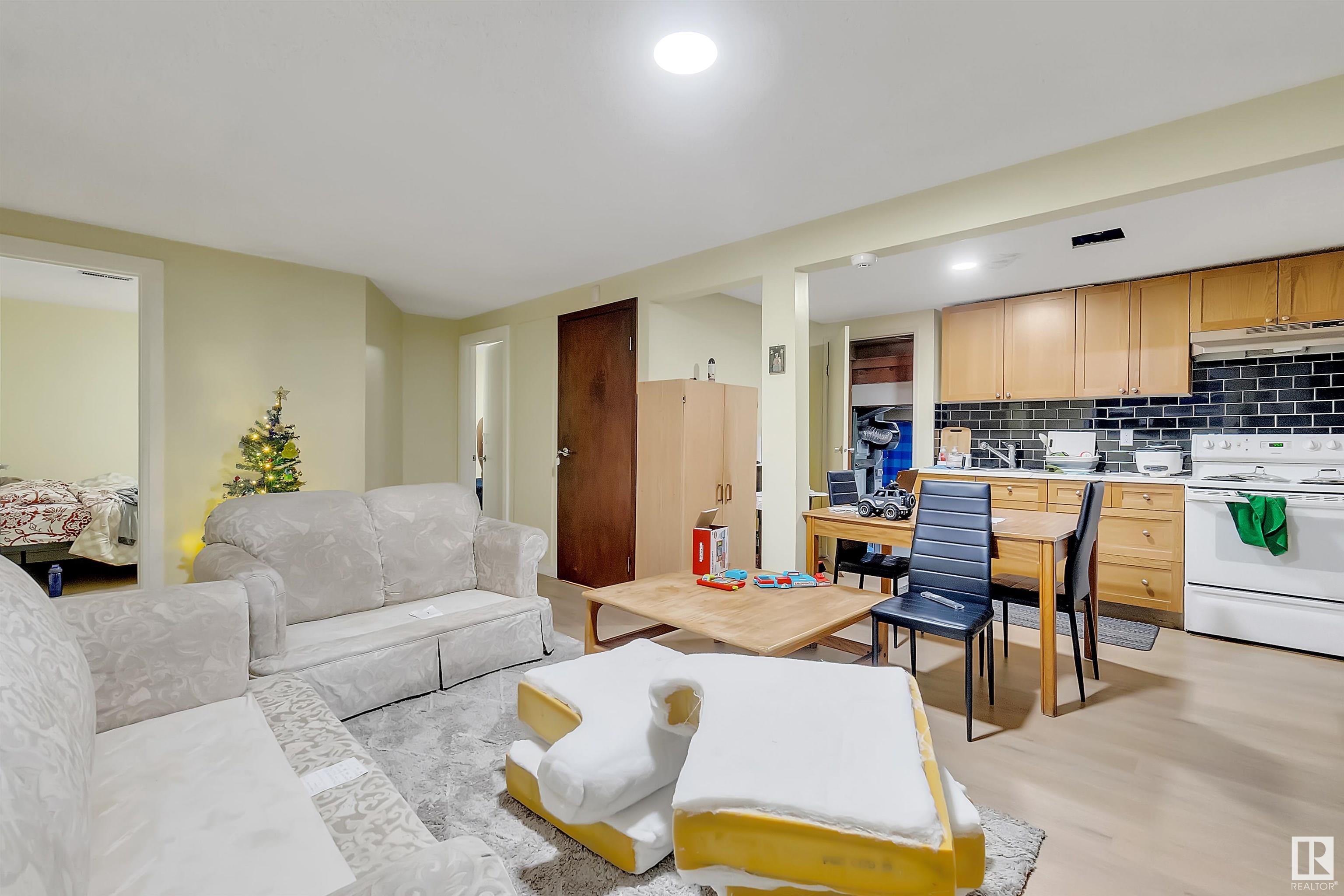      6807 12 AV NW , Edmonton,  ,T6K 3J6 ;  Listing Number: MLS E4416700