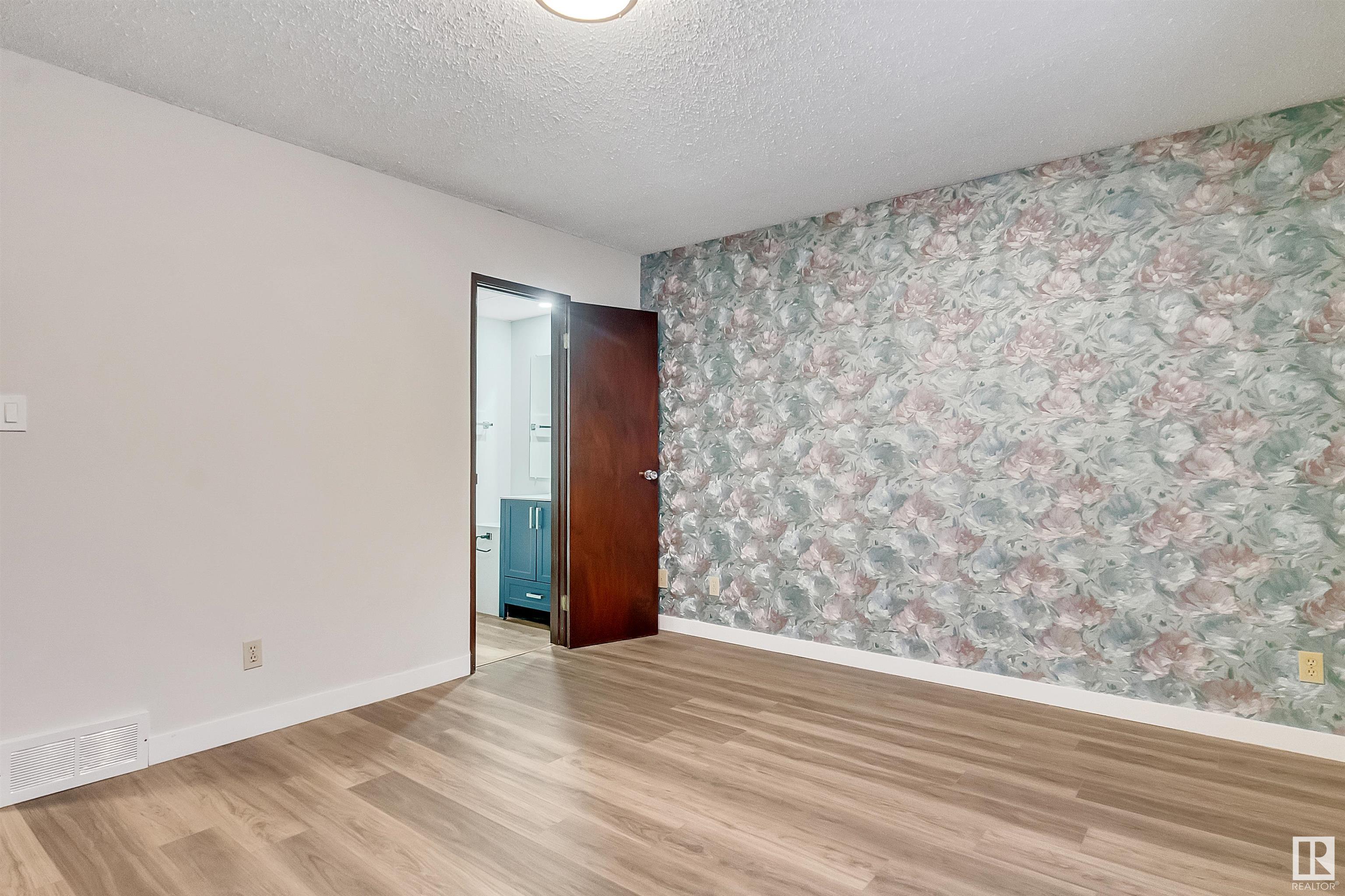     6807 12 AV NW , Edmonton,  ,T6K 3J6 ;  Listing Number: MLS E4416700
