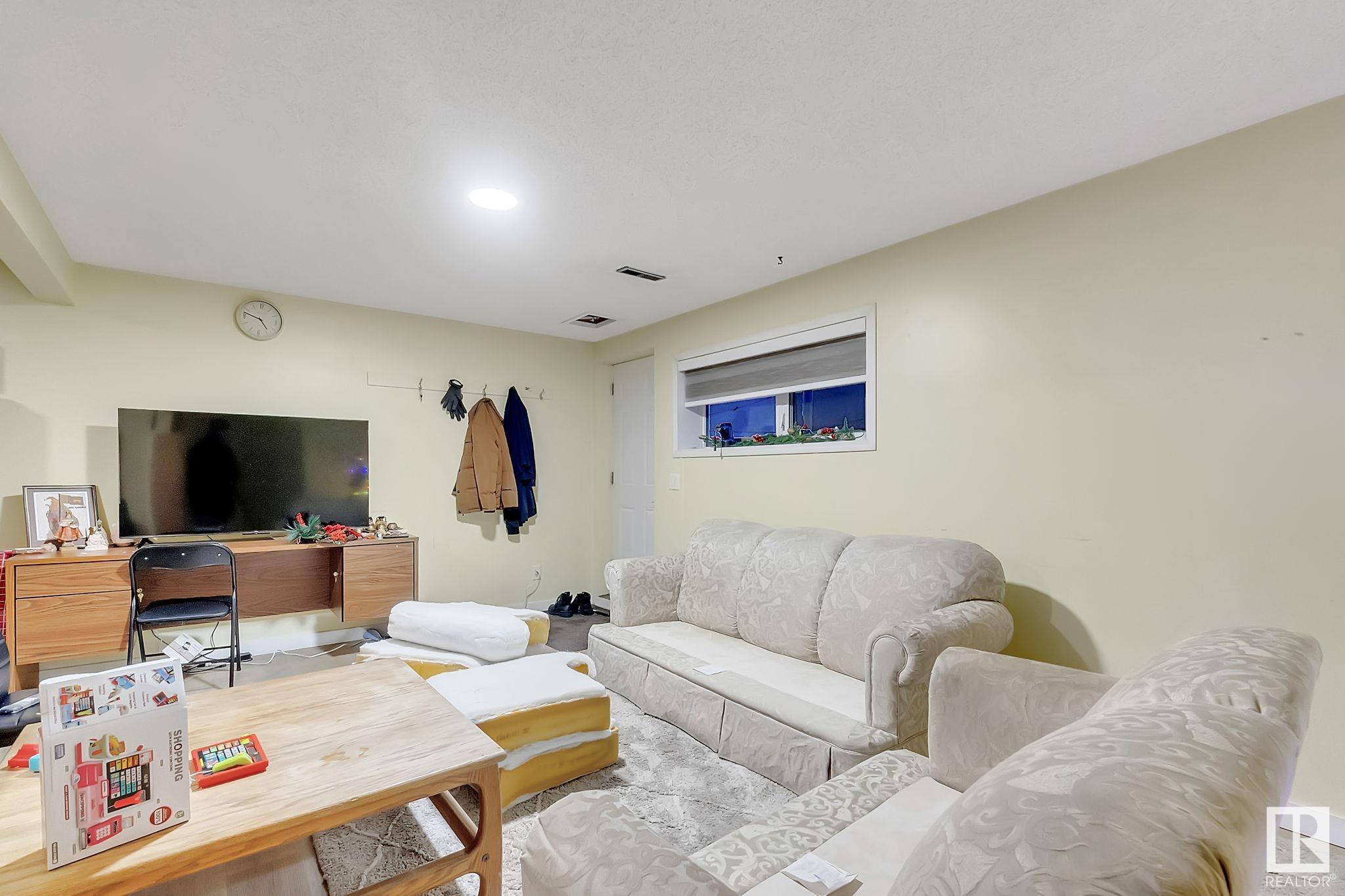      6807 12 AV NW , Edmonton,  ,T6K 3J6 ;  Listing Number: MLS E4416700