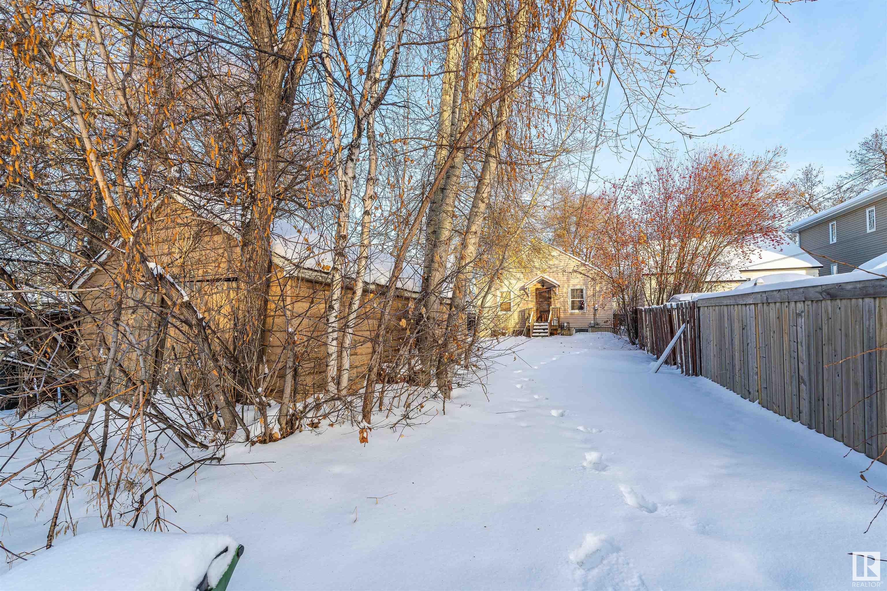      10849 75 AV NW , Edmonton,  ,T6E 1K1 ;  Listing Number: MLS E4416701
