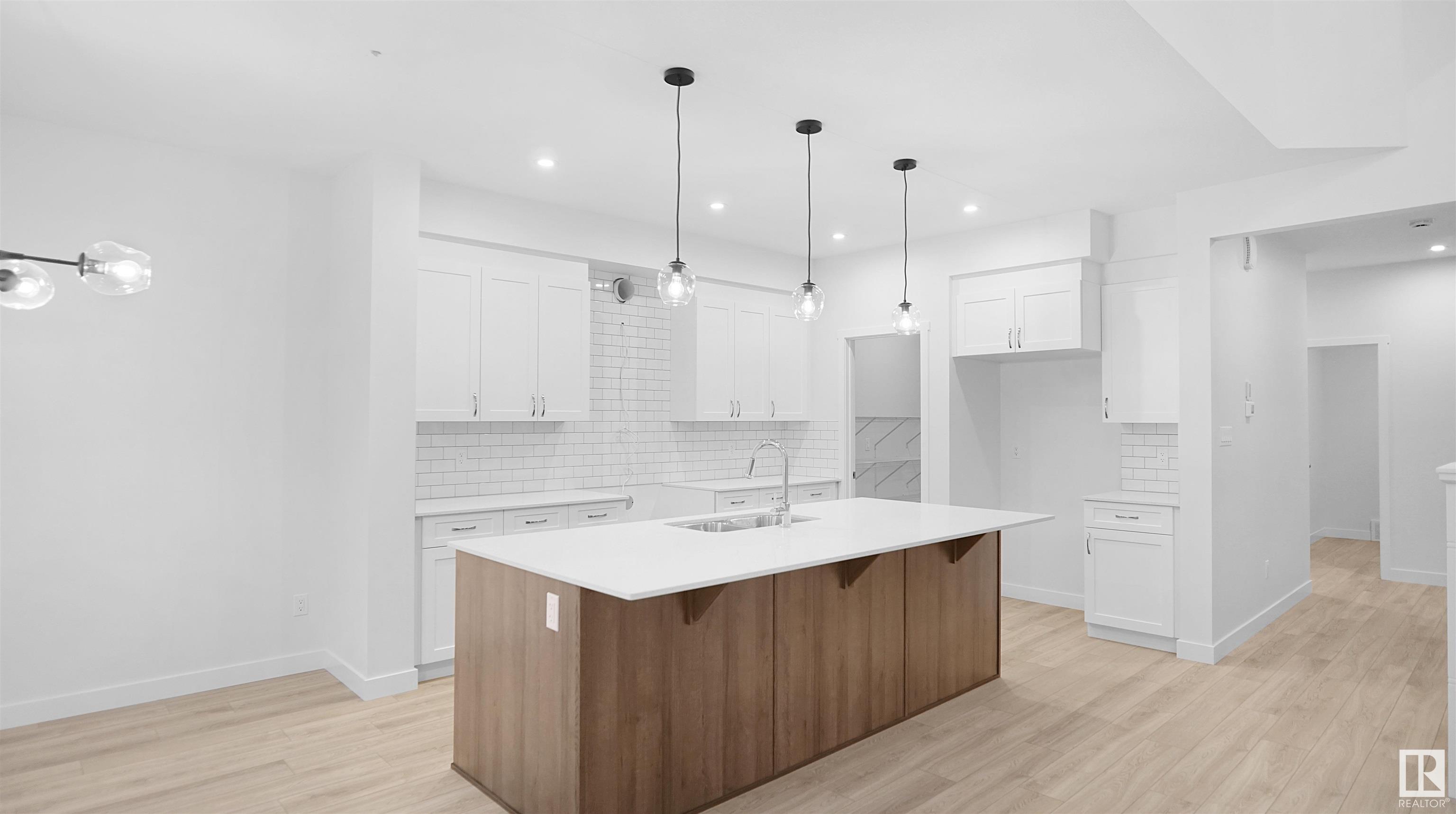      4934 KINNEY RD SW , Edmonton,  ,T6W 5H1 ;  Listing Number: MLS E4416734