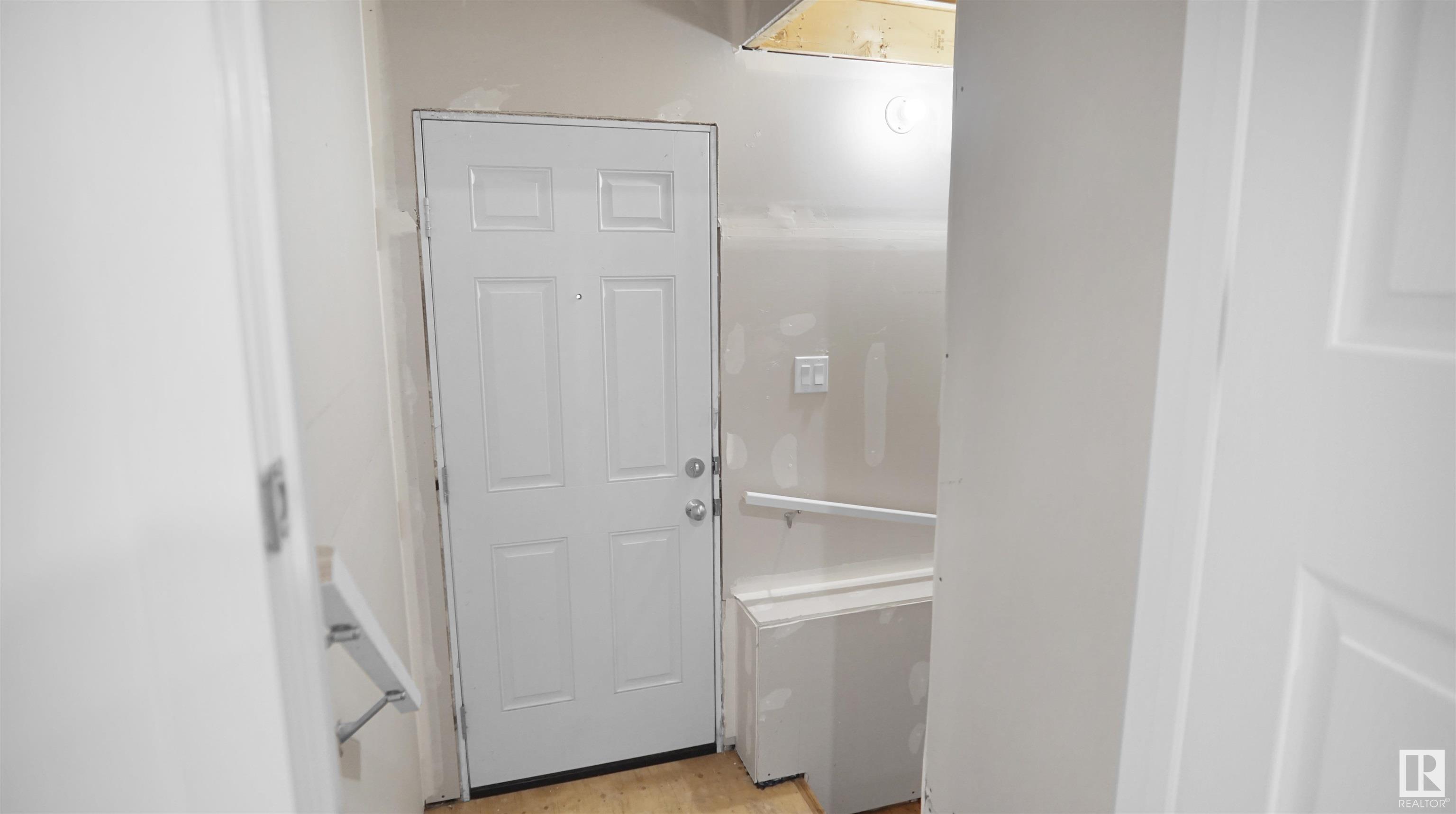      4934 KINNEY RD SW , Edmonton,  ,T6W 5H1 ;  Listing Number: MLS E4416734
