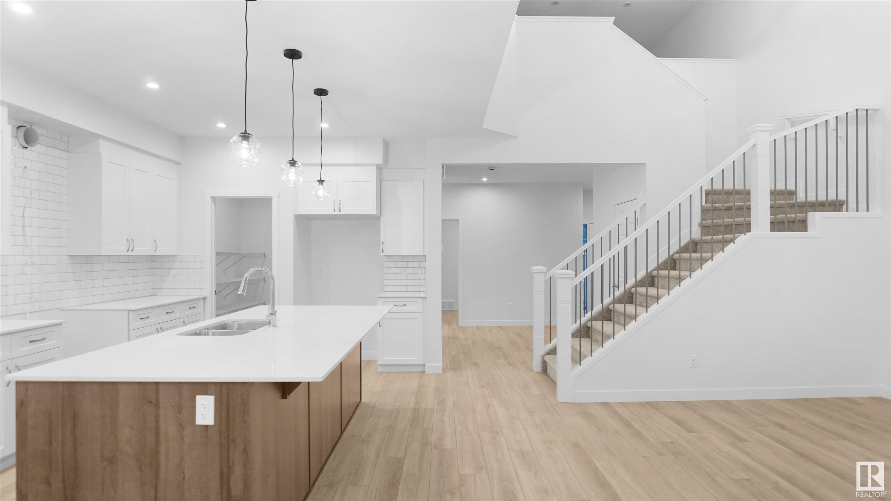      4934 KINNEY RD SW , Edmonton,  ,T6W 5H1 ;  Listing Number: MLS E4416734