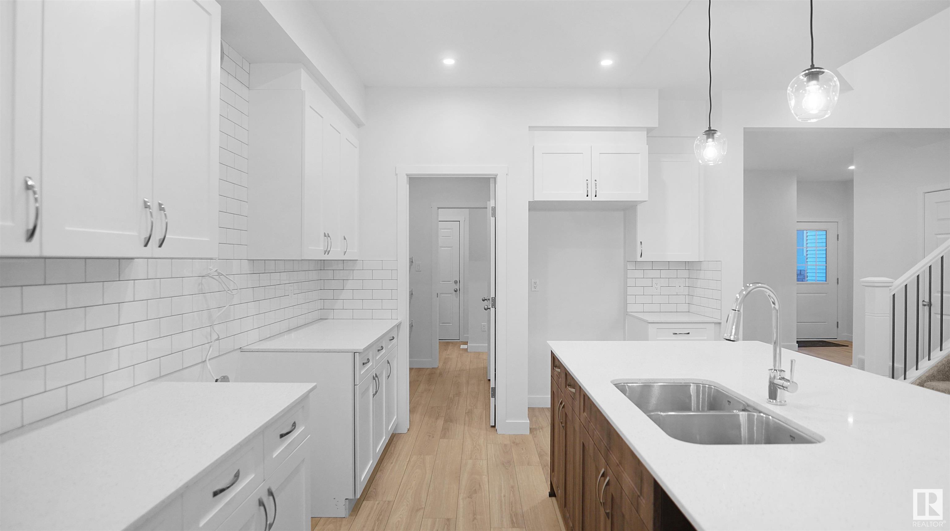      4934 KINNEY RD SW , Edmonton,  ,T6W 5H1 ;  Listing Number: MLS E4416734