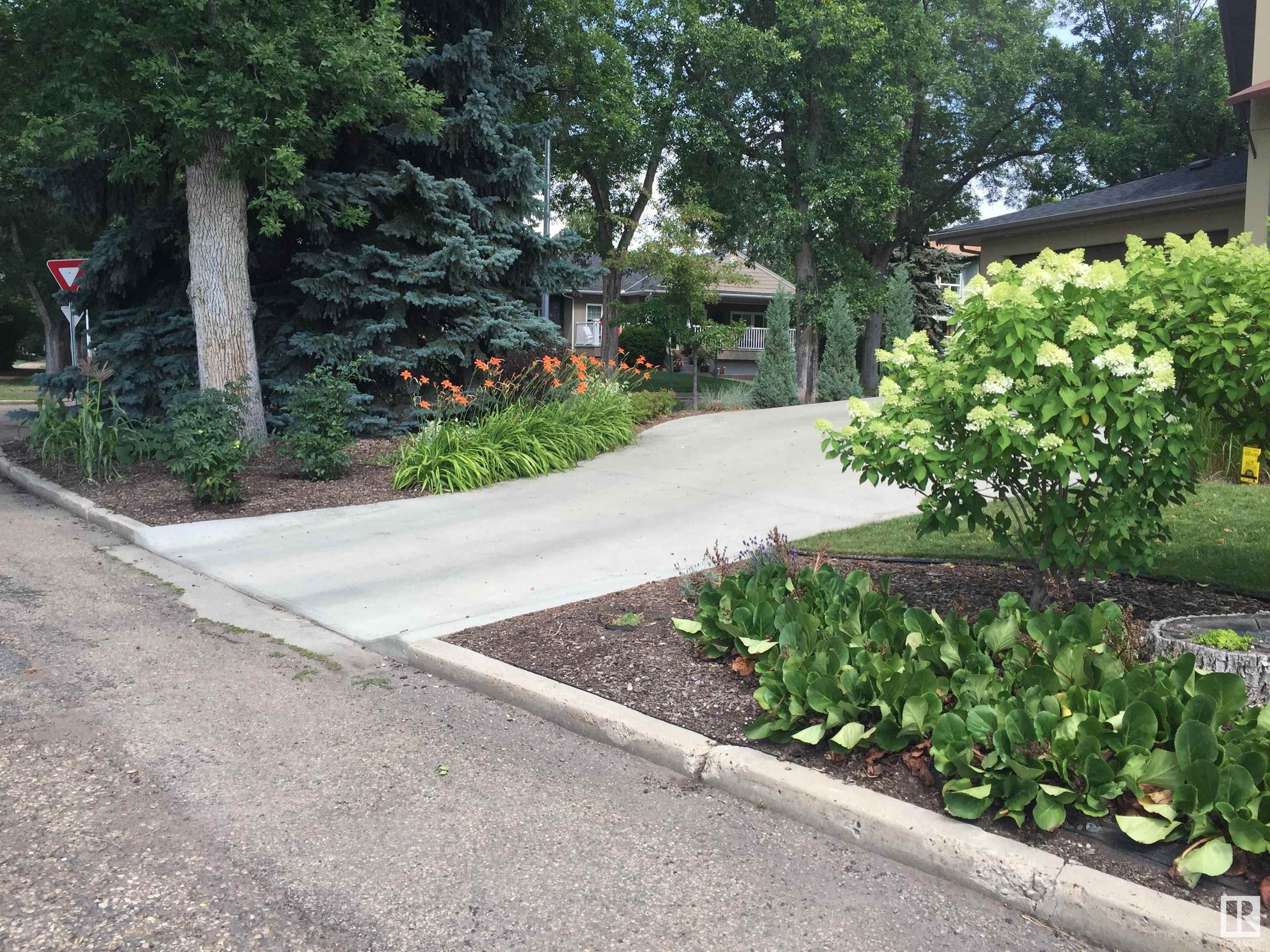      6428 ADA BV NW , Edmonton,  ,T5W 4P2 ;  Listing Number: MLS E4416771