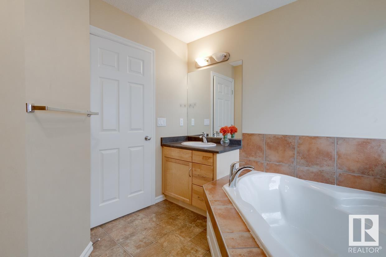      1050 MCKINNEY GR NW , Edmonton,  ,T6R 3S4 ;  Listing Number: MLS E4416814