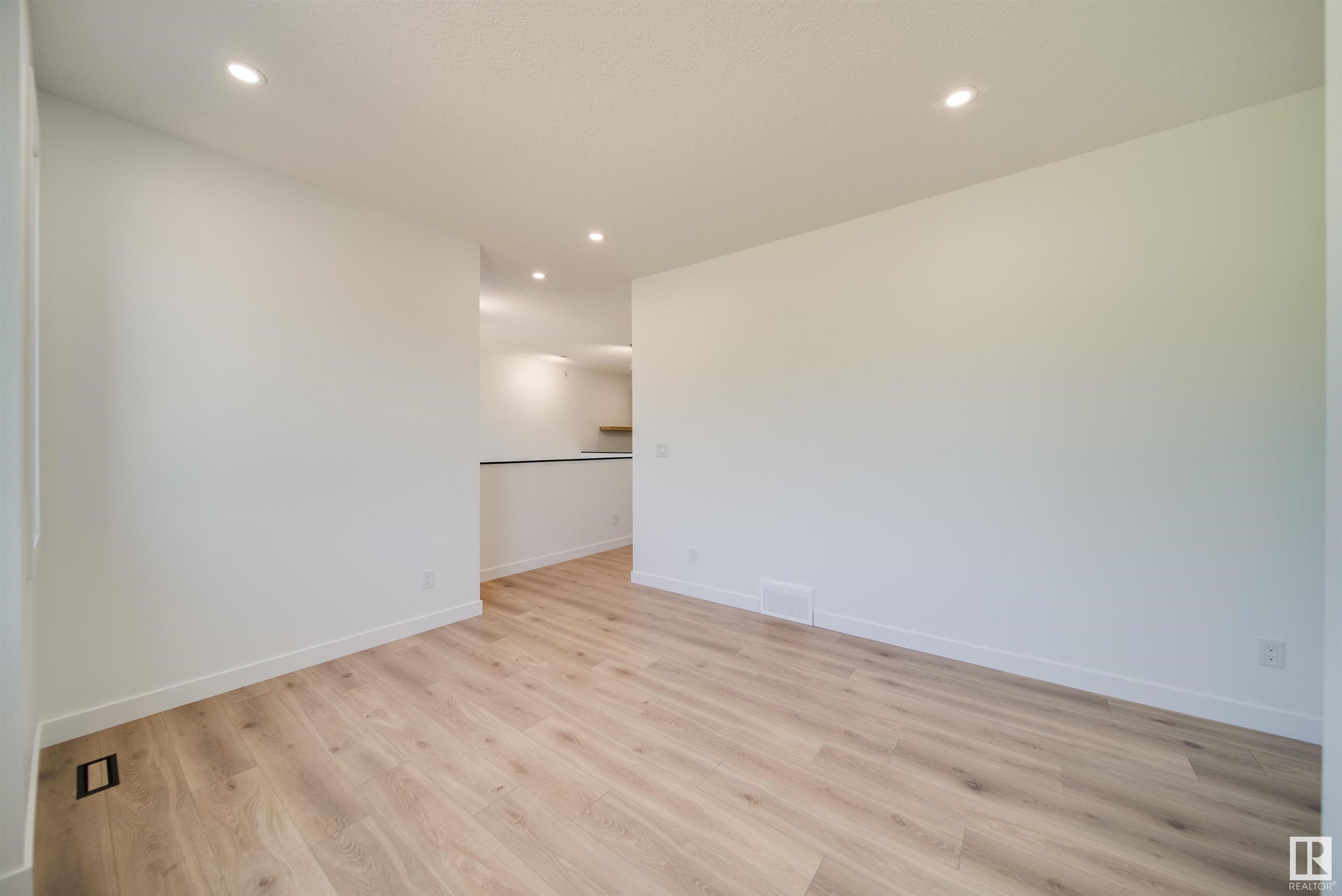      1410 ENRIGHT LD NW , Edmonton,  ,T6M 0Z1 ;  Listing Number: MLS E4416875