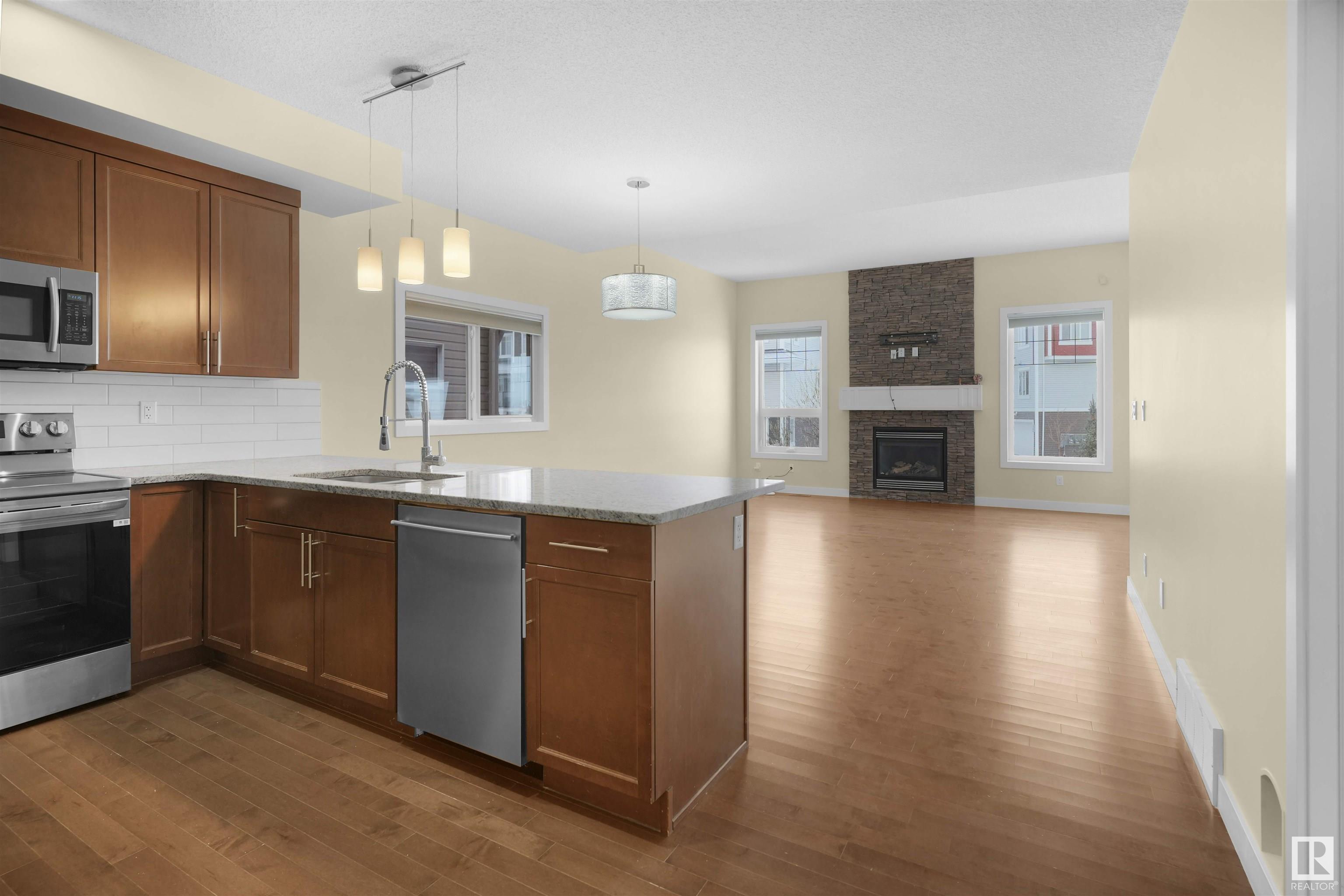      3071 CARPENTER LANDING SW , Edmonton,  ,T6W 2Y9 ;  Listing Number: MLS E4416925
