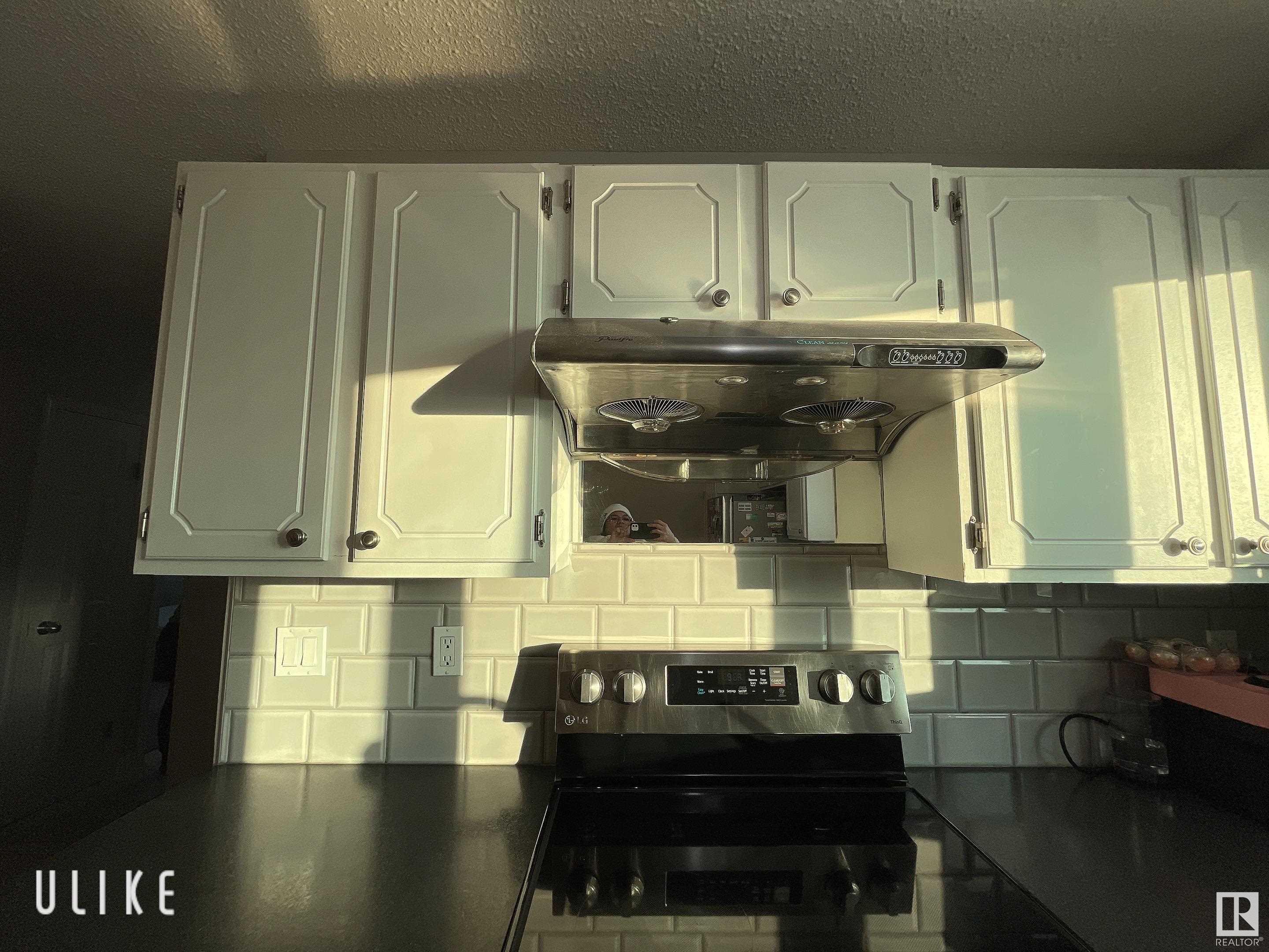      1181 68 Street NW NW , Edmonton,  ,T6K 3K4 ;  Listing Number: MLS E4416928