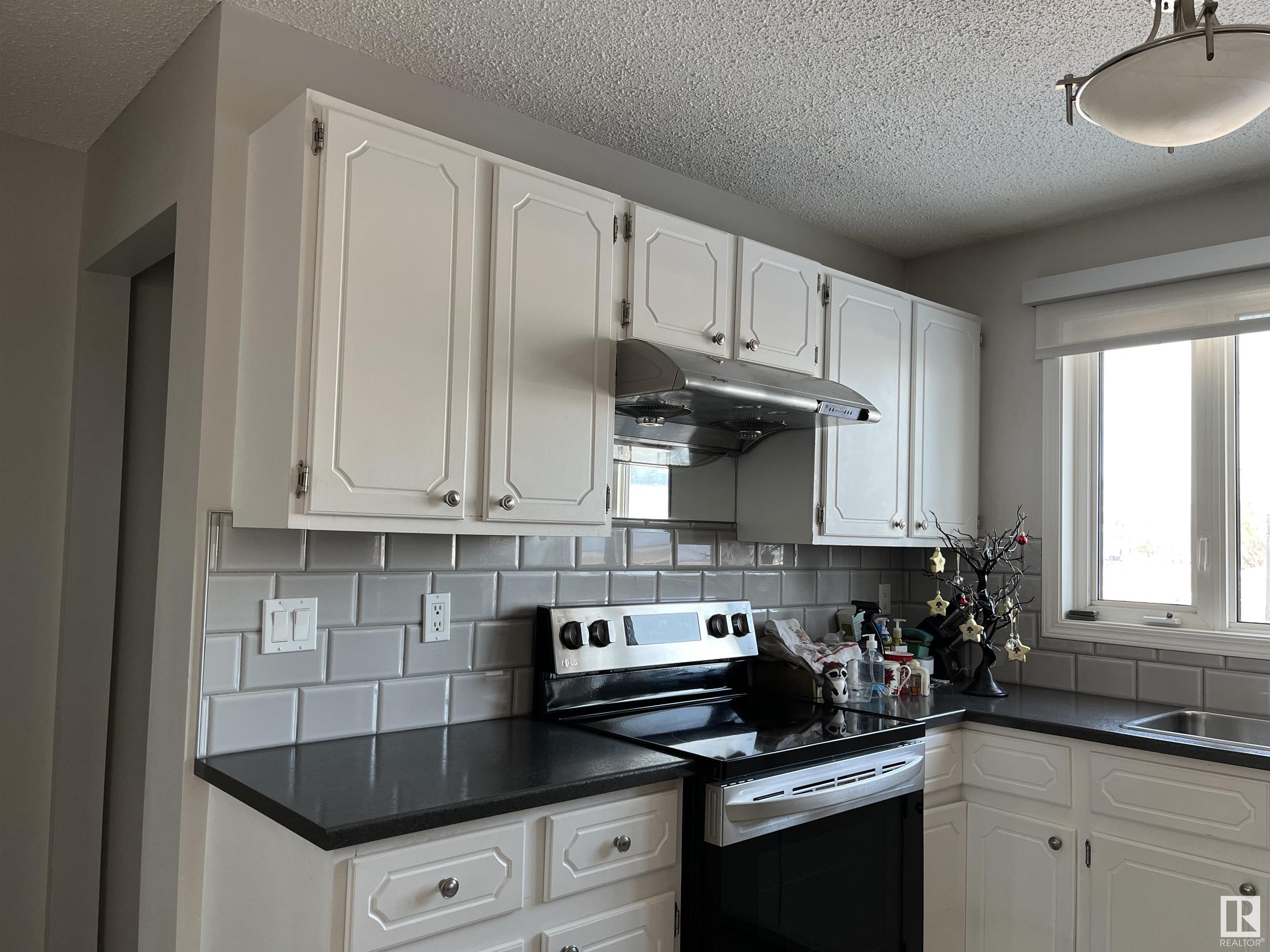      1181 68 Street NW NW , Edmonton,  ,T6K 3K4 ;  Listing Number: MLS E4416928