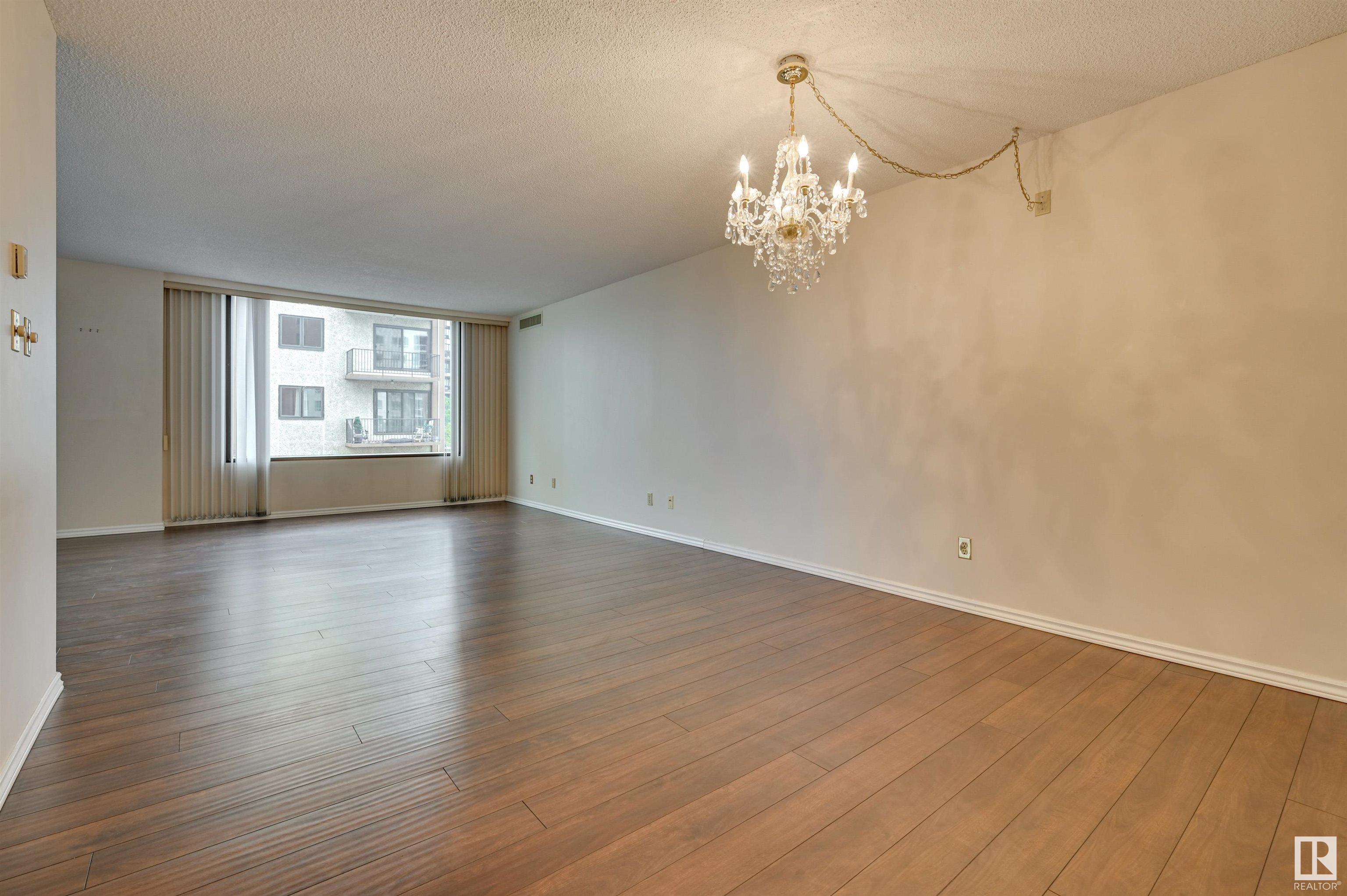      #5A 10050 118 ST NW , Edmonton,  ,T5K 2M8 ;  Listing Number: MLS E4416972