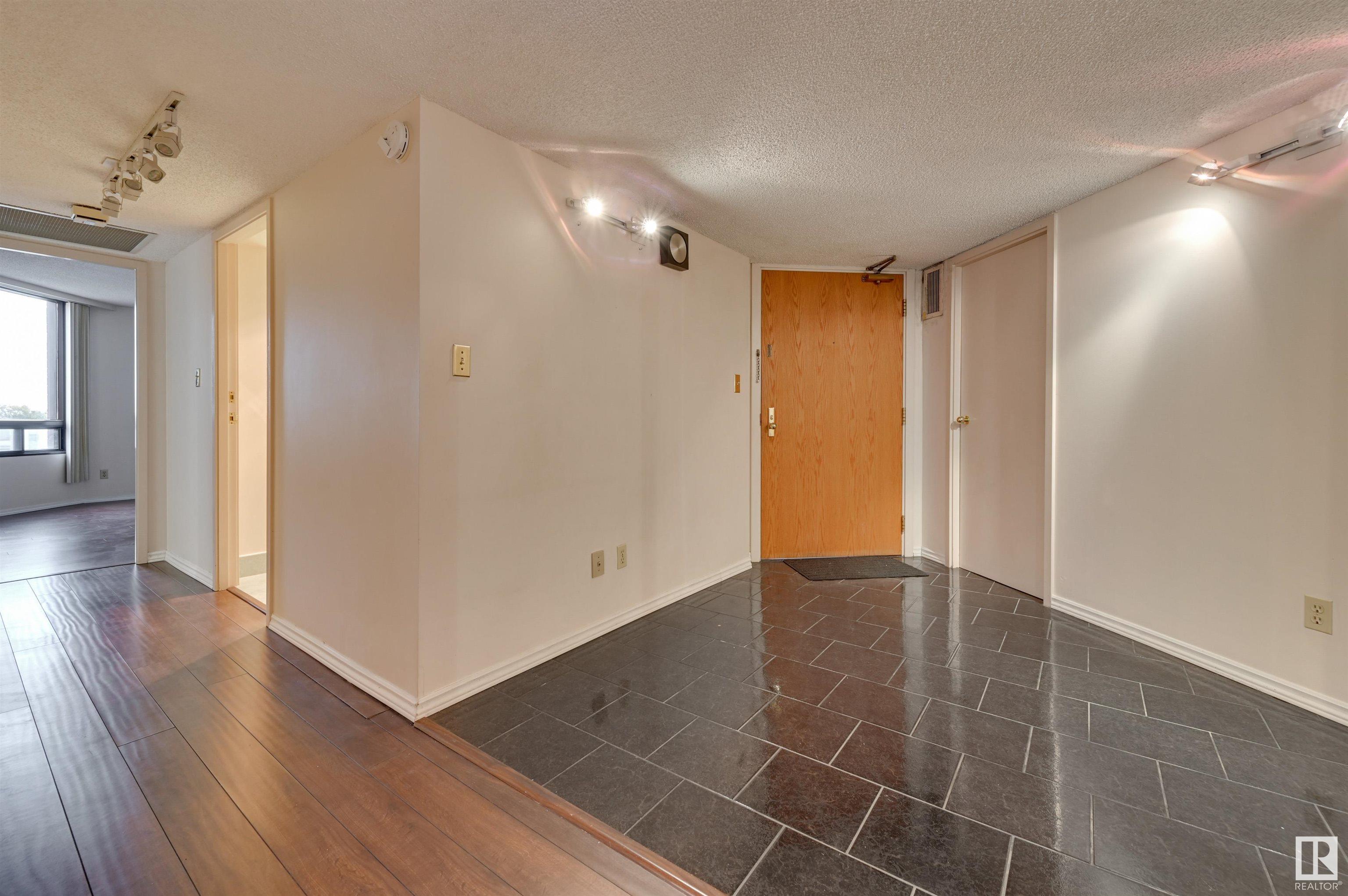      #5A 10050 118 ST NW , Edmonton,  ,T5K 2M8 ;  Listing Number: MLS E4416972