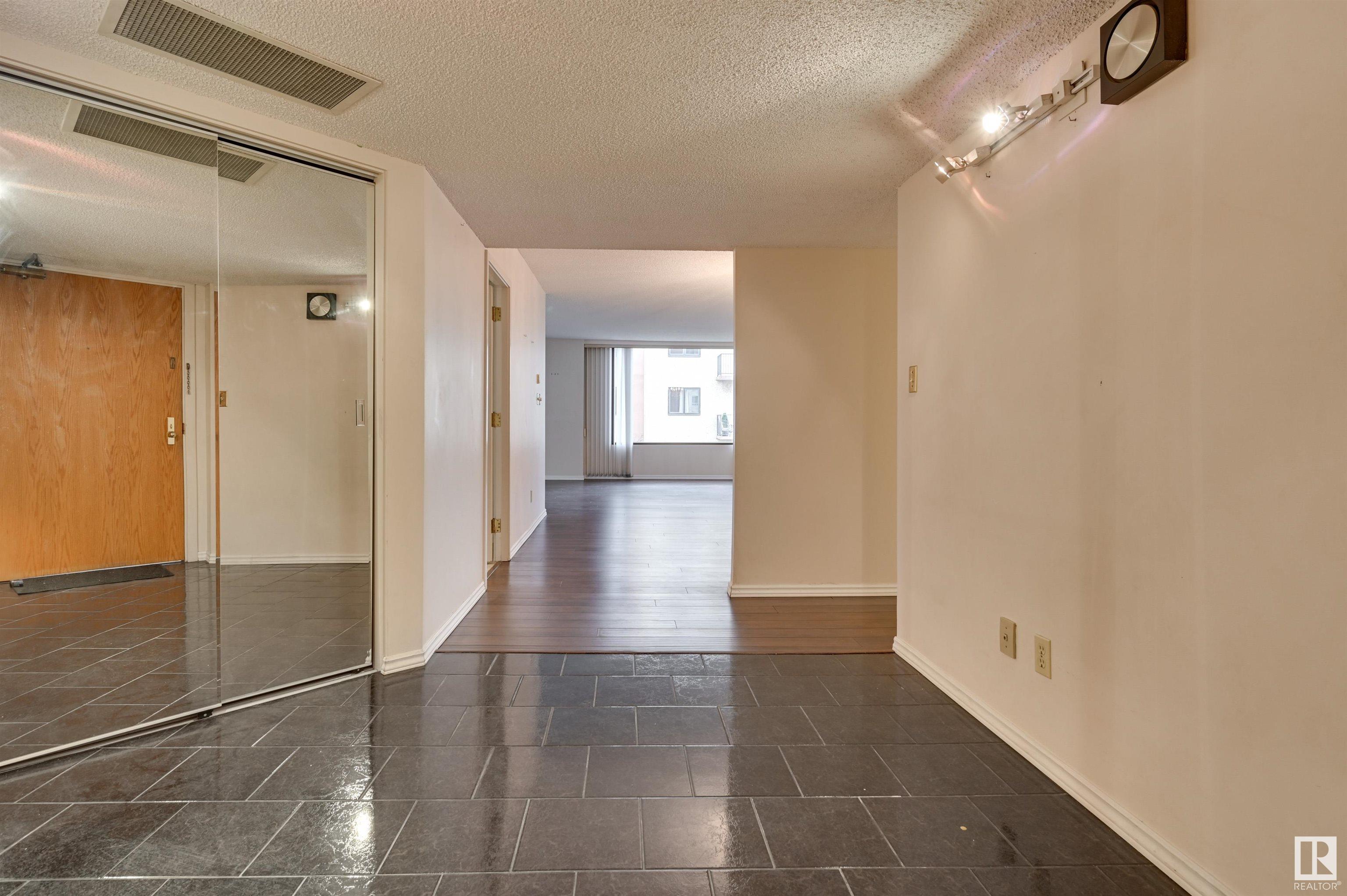      #5A 10050 118 ST NW , Edmonton,  ,T5K 2M8 ;  Listing Number: MLS E4416972