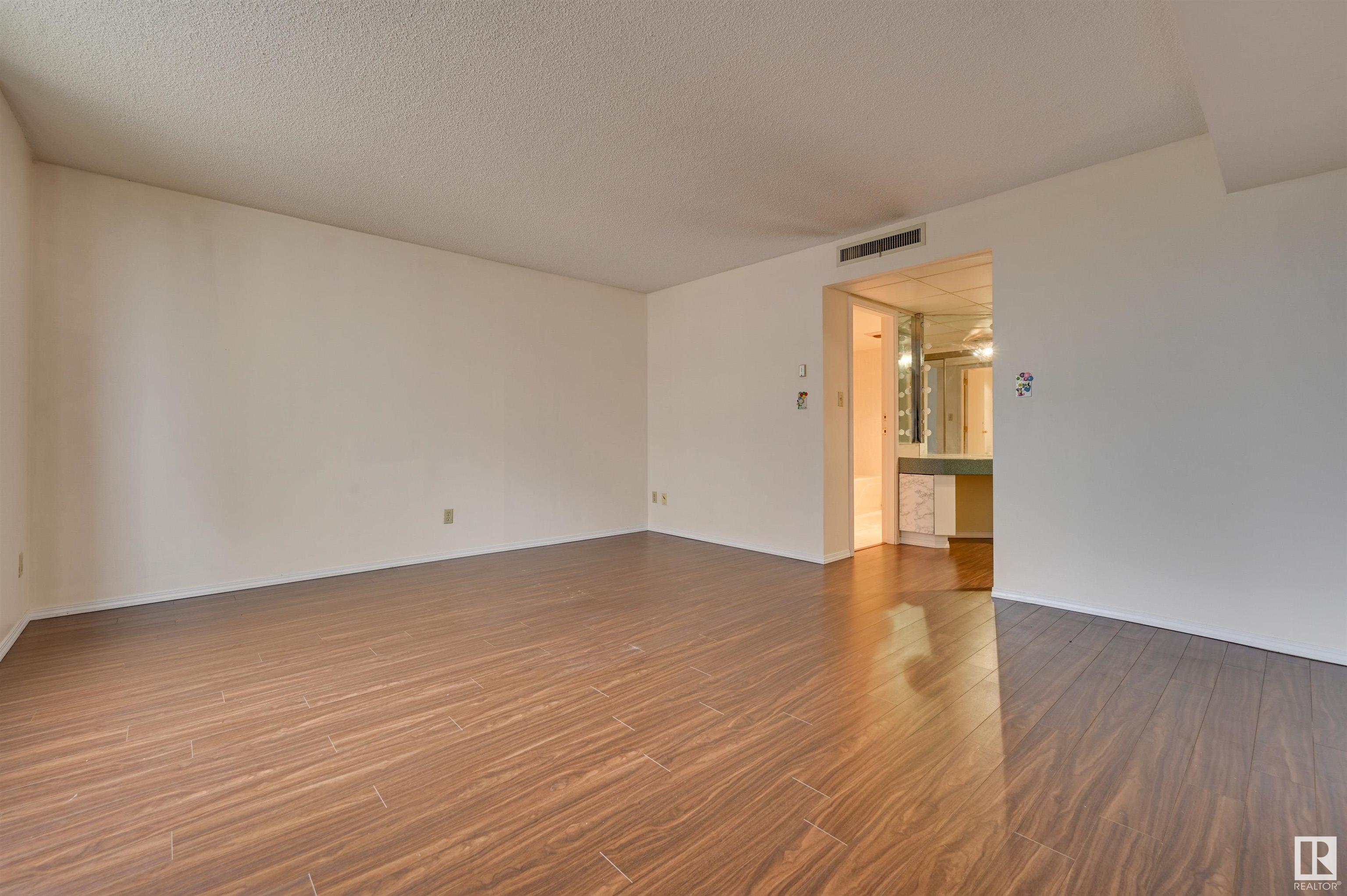      #5A 10050 118 ST NW , Edmonton,  ,T5K 2M8 ;  Listing Number: MLS E4416972