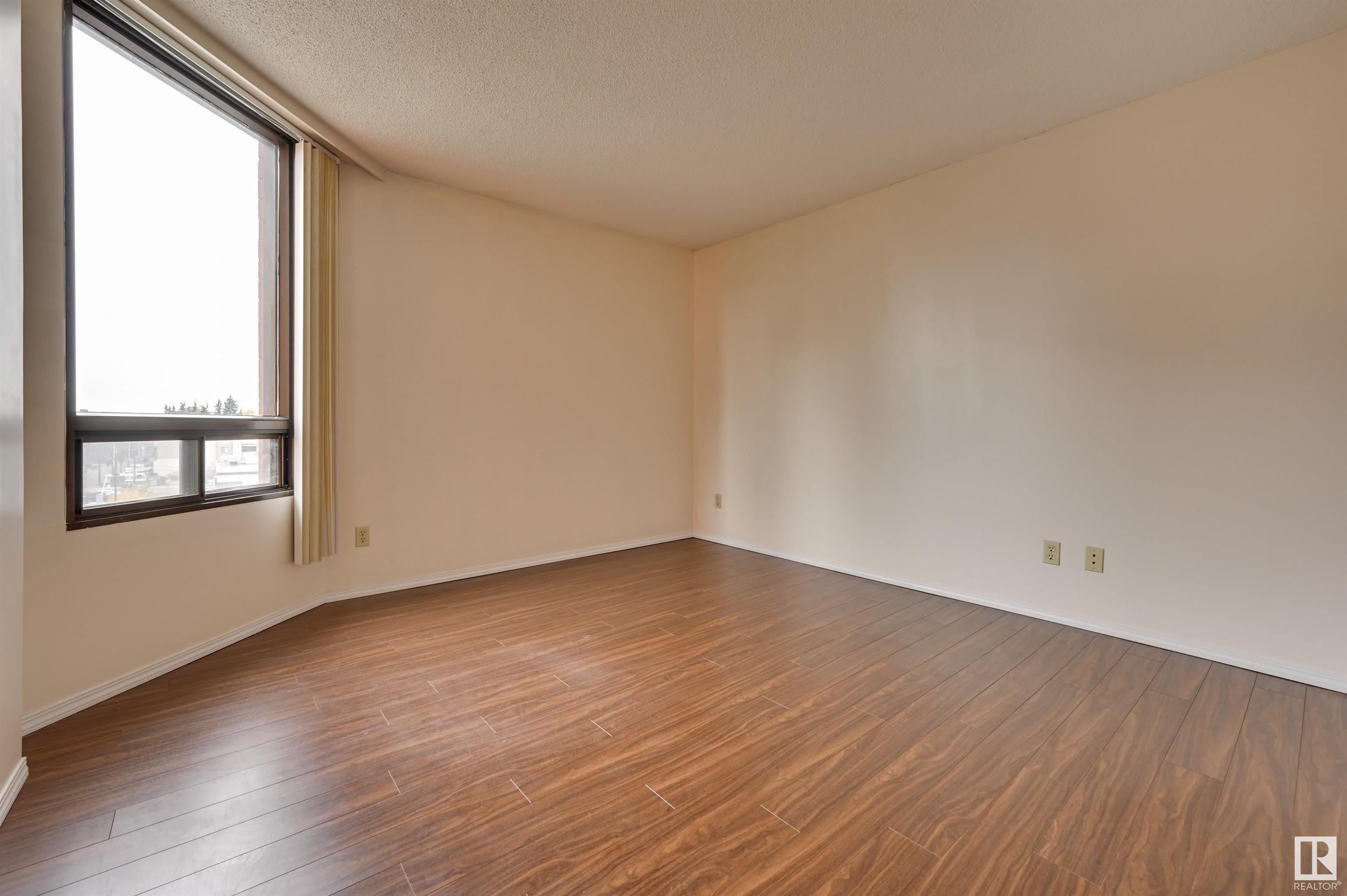      #5A 10050 118 ST NW , Edmonton,  ,T5K 2M8 ;  Listing Number: MLS E4416972