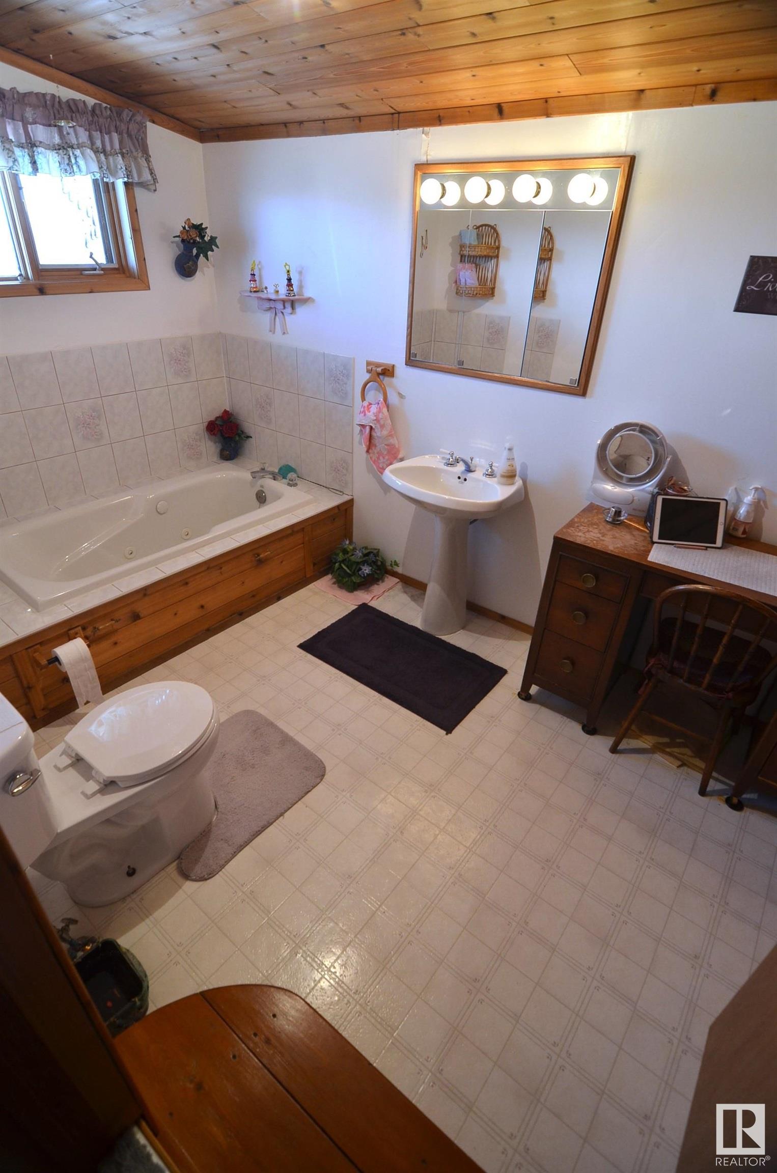      5326 TWP 571 , Rural Lac Ste. Anne County,  ,T0E 0J0 ;  Listing Number: MLS E4417000