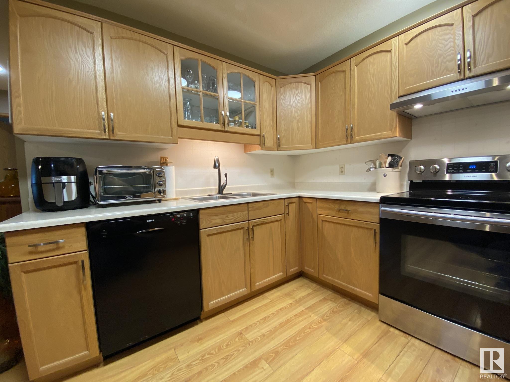      #211 10935 21 AV NW , Edmonton,  ,T6J 6R3 ;  Listing Number: MLS E4417001