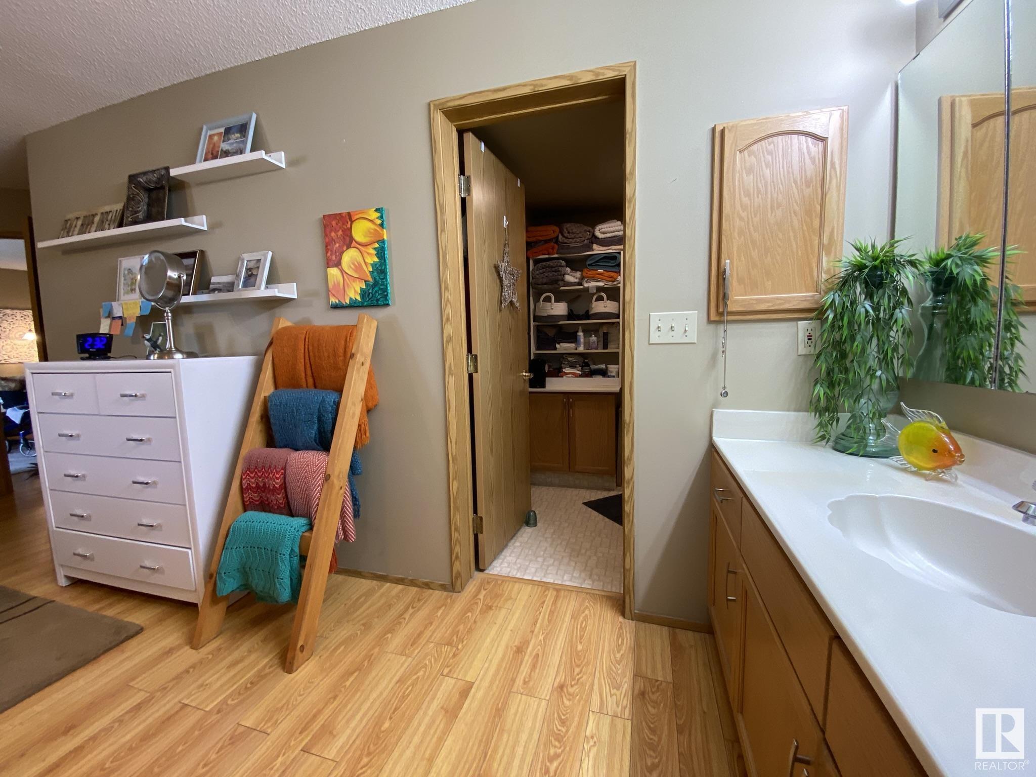      #211 10935 21 AV NW , Edmonton,  ,T6J 6R3 ;  Listing Number: MLS E4417001
