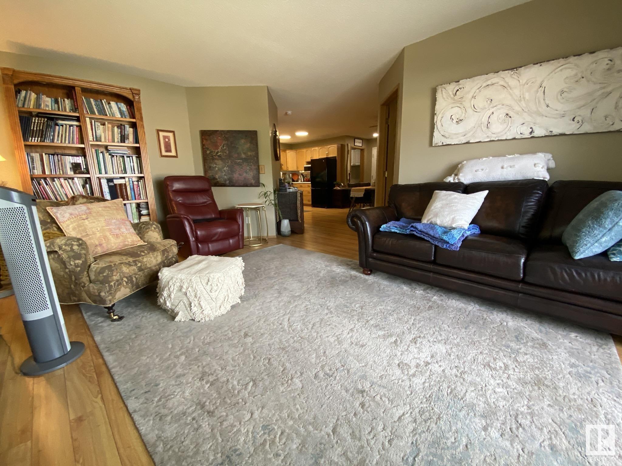      #211 10935 21 AV NW , Edmonton,  ,T6J 6R3 ;  Listing Number: MLS E4417001