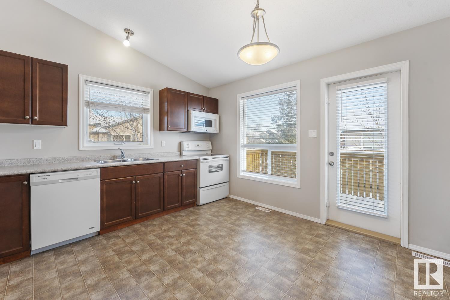      #5 6506 47 ST , Cold Lake,  ,T9M 0C5 ;  Listing Number: MLS E4417005